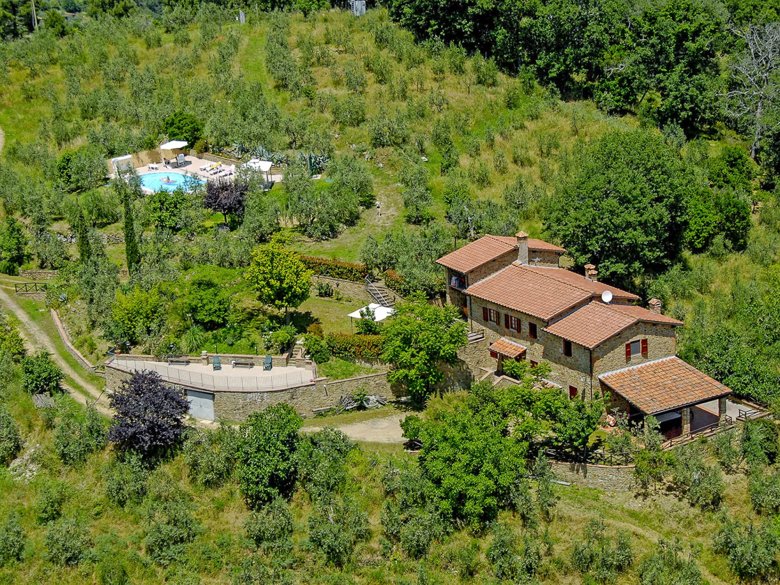 Tegliaia-Outside