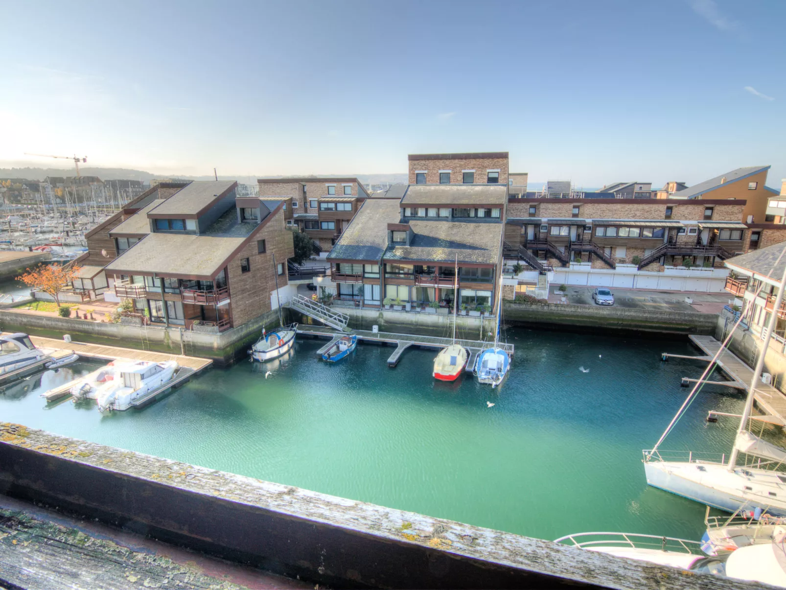 Les Marinas-Outside
