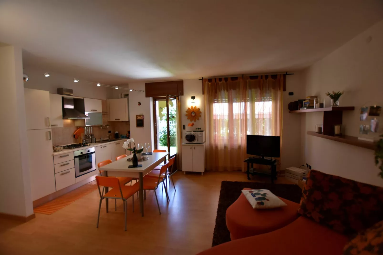 Cherry House-Living room