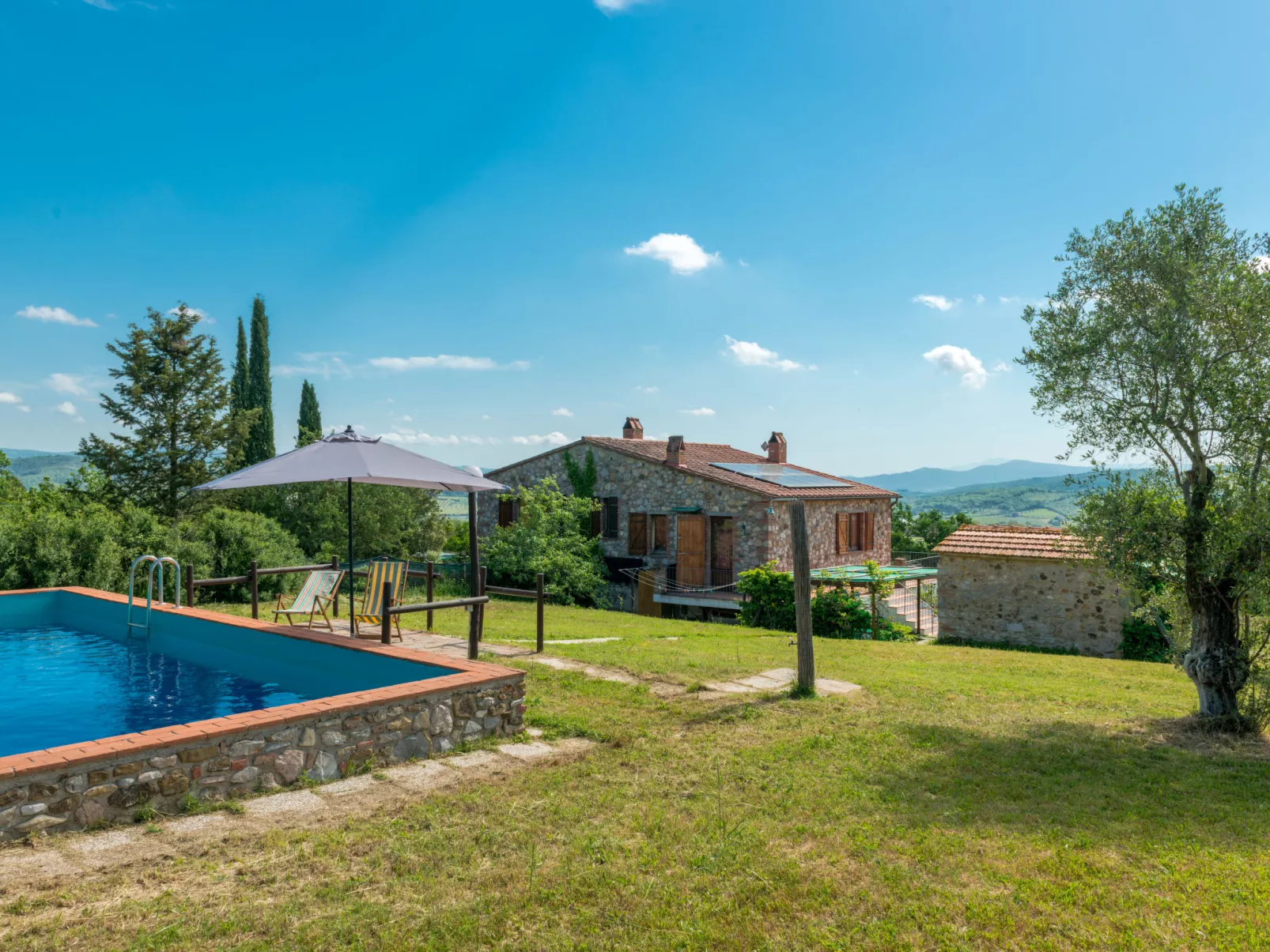 Valmarinella-Outside