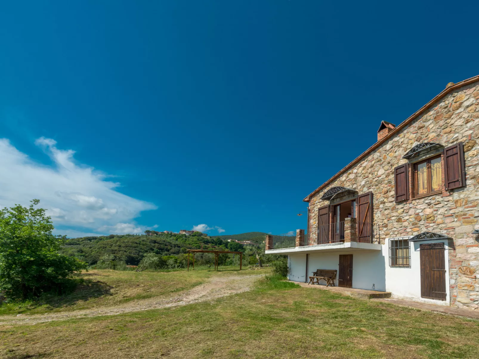 Valmarinella-Outside
