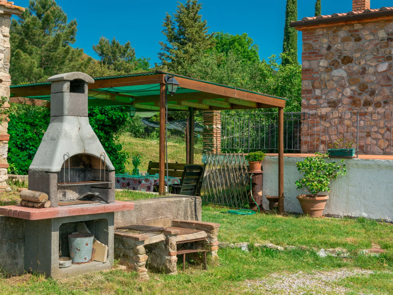 Valmarinella-Outside