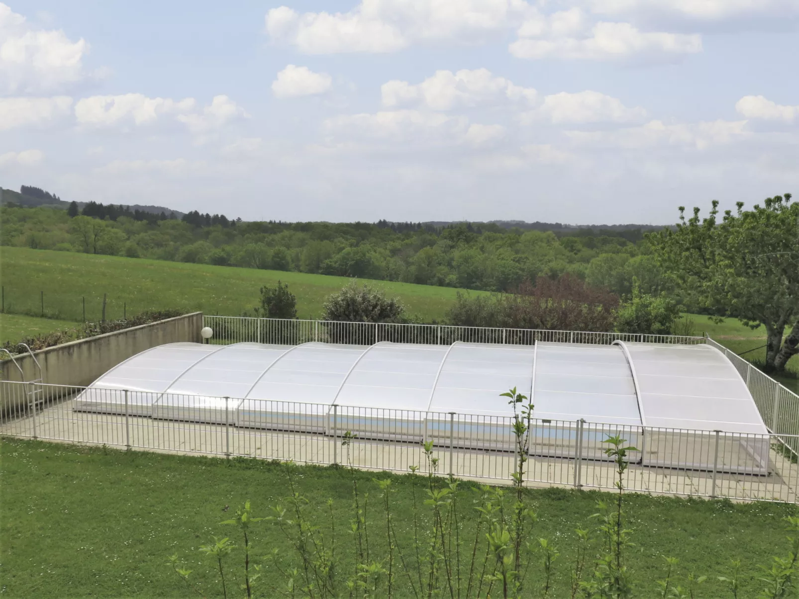 Le Pigeonnier-Outside