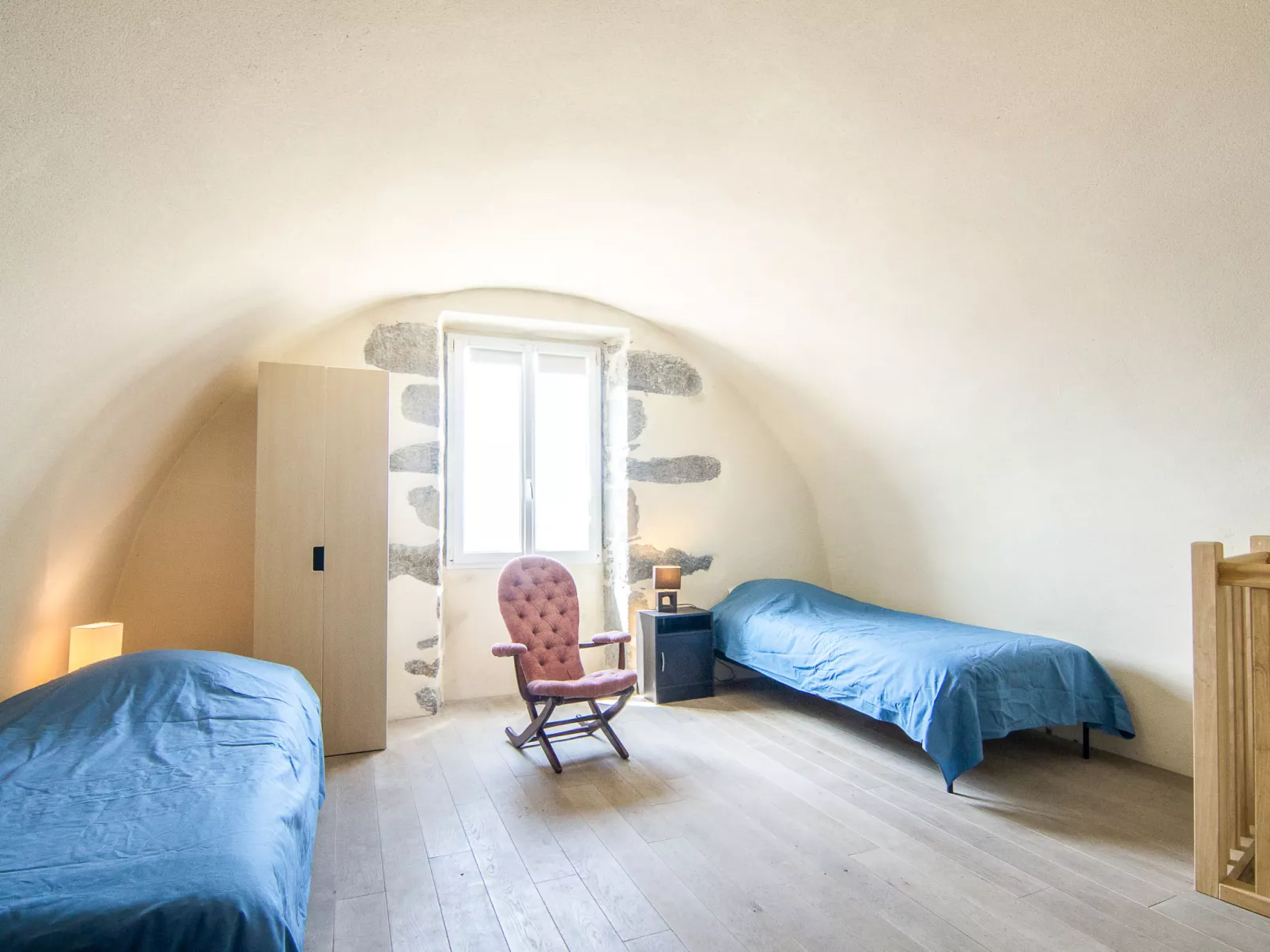 Dauphine-Inside