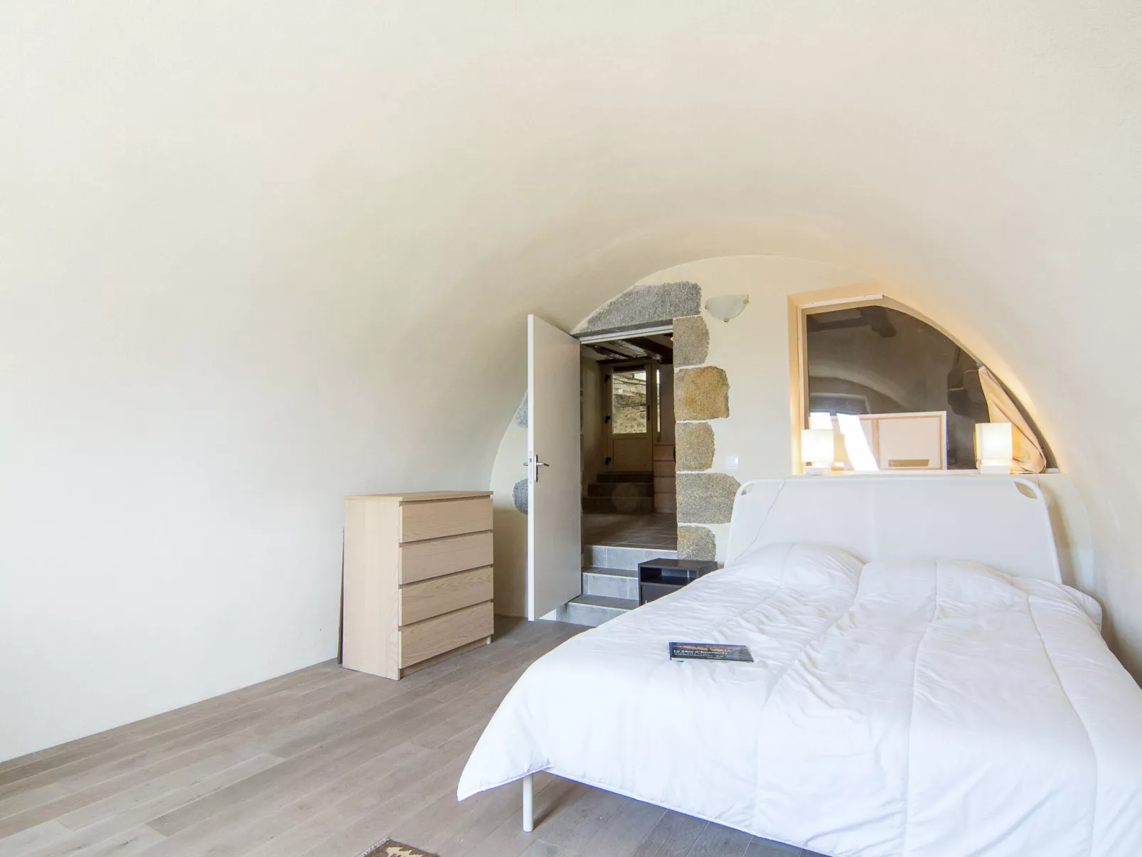 Dauphine-Inside