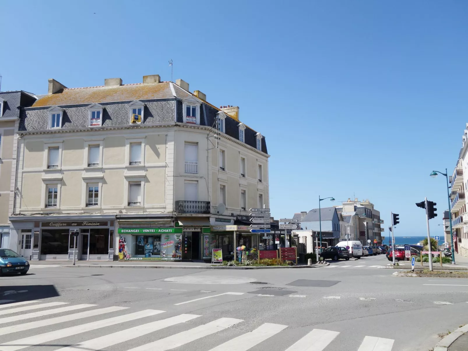 Le Continental-Outside