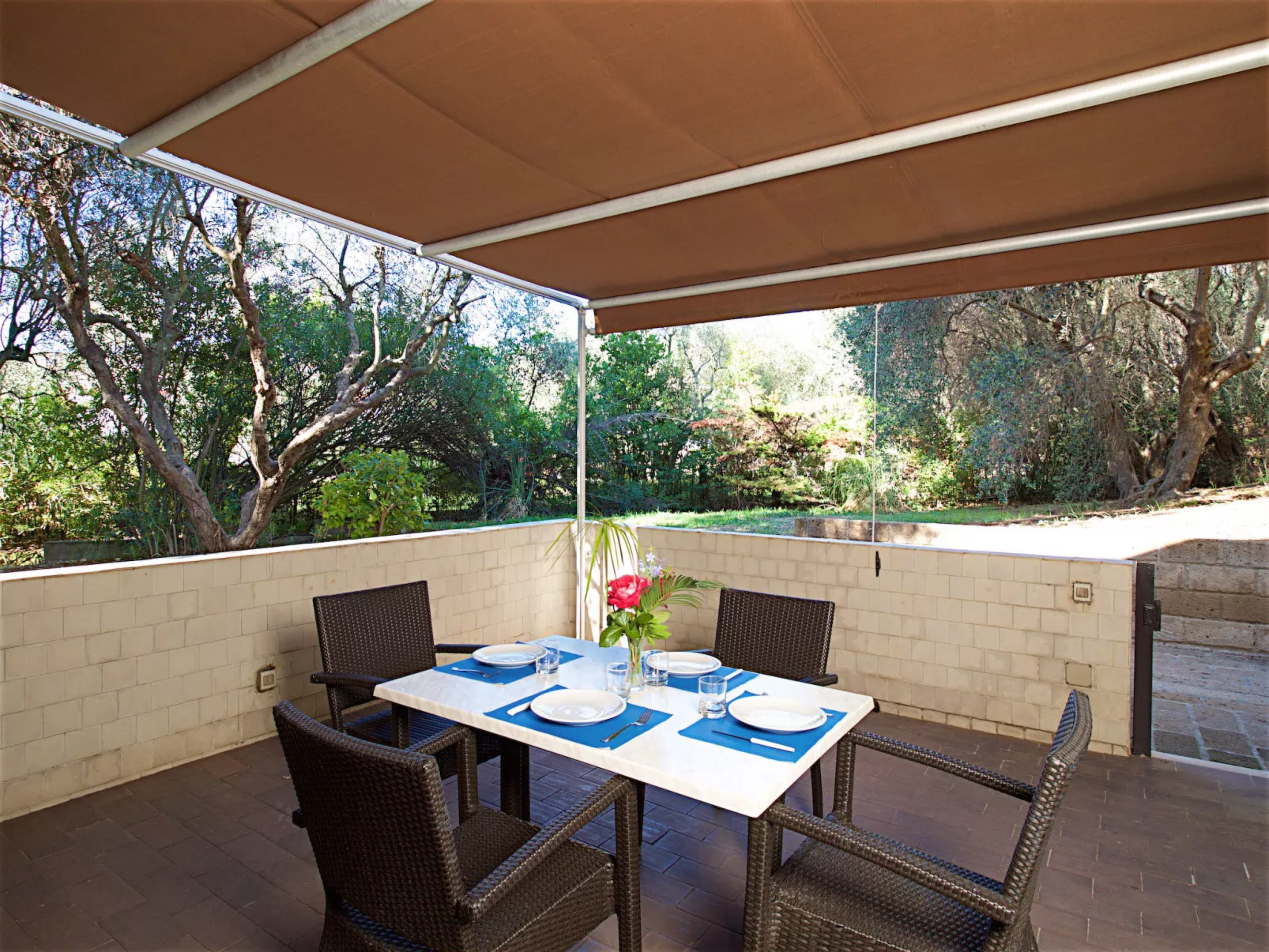 Three-room Classic-Outside