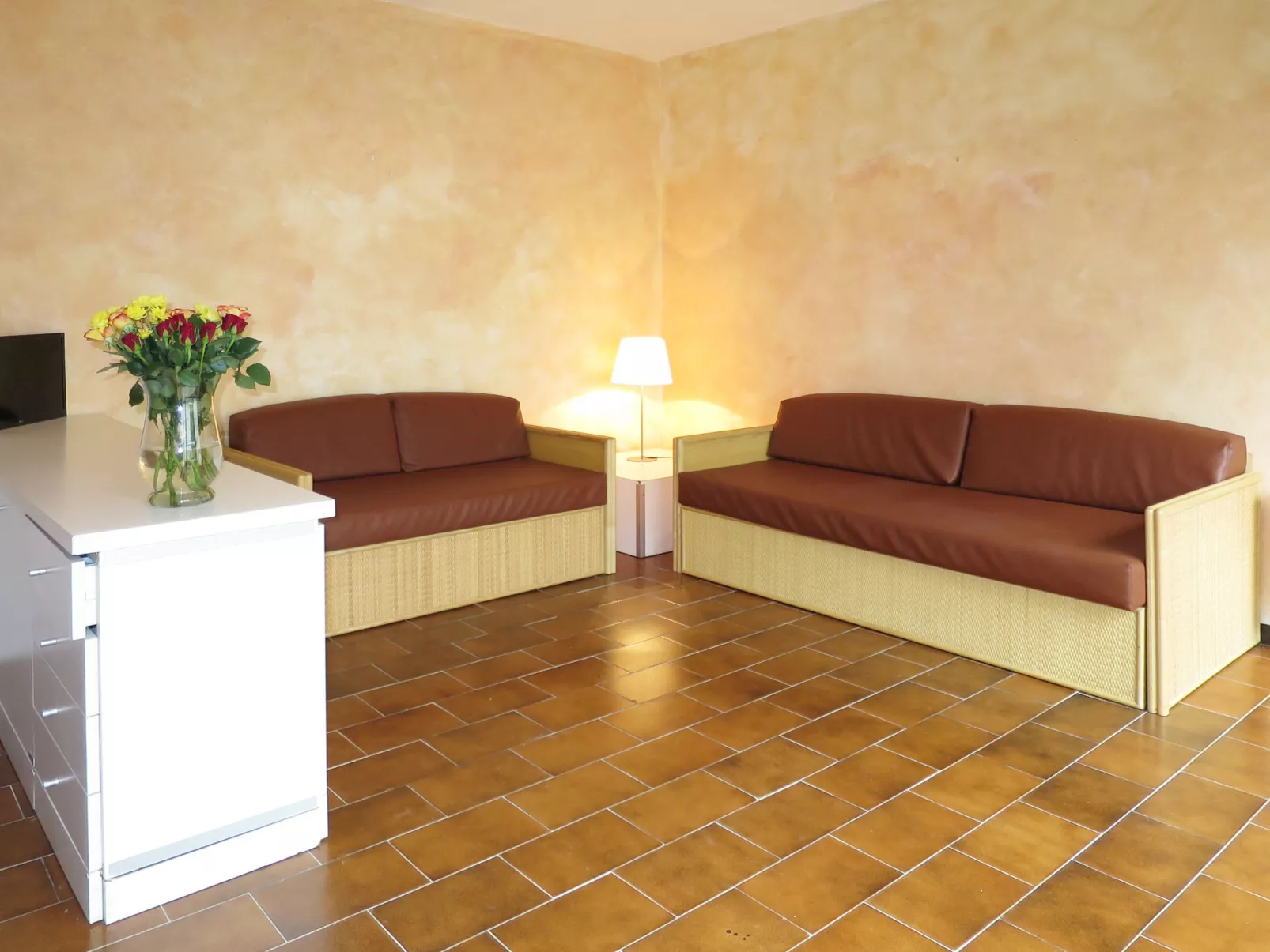 Three-room Classic-Inside