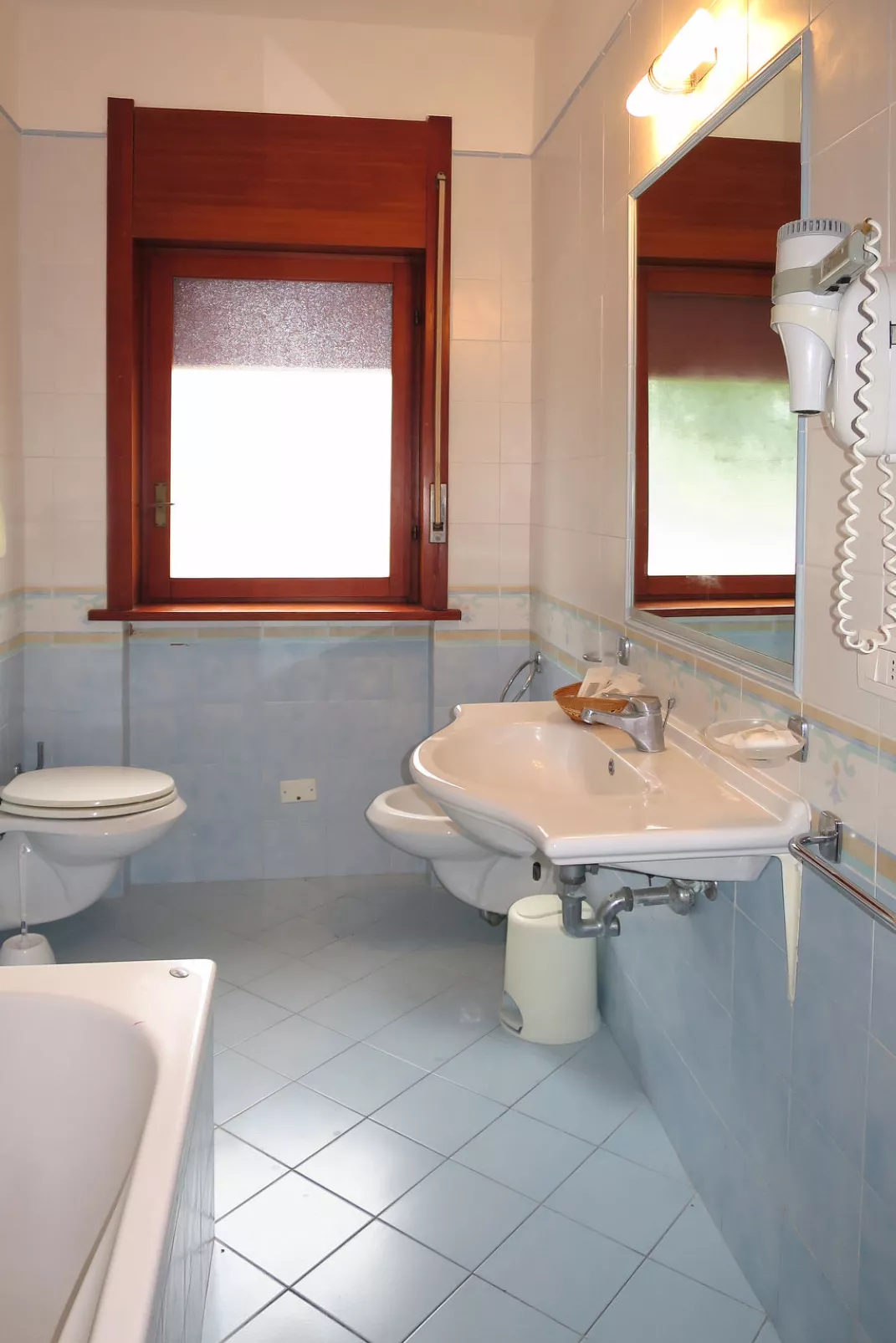 Three-room Classic-Inside