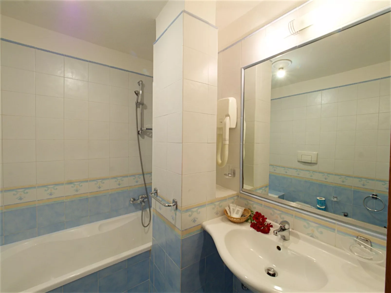 Three-room Classic-Inside