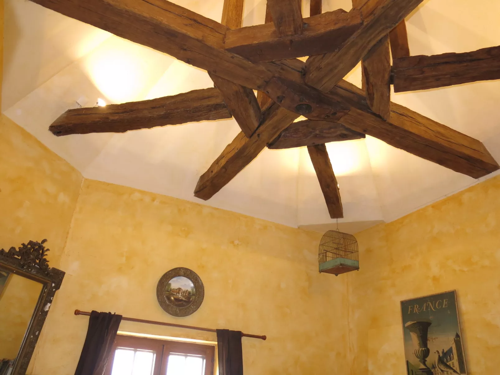 Le Pigeonnier-Inside