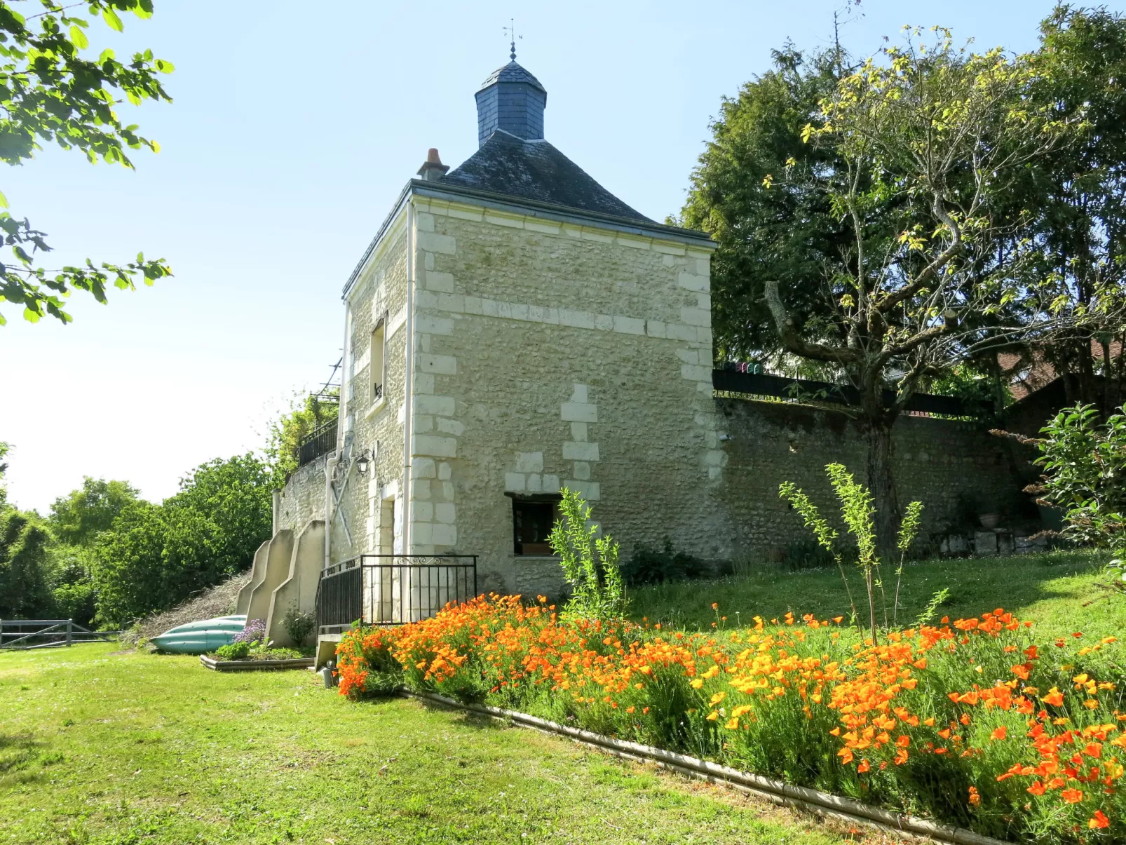 Le Pigeonnier-Outside