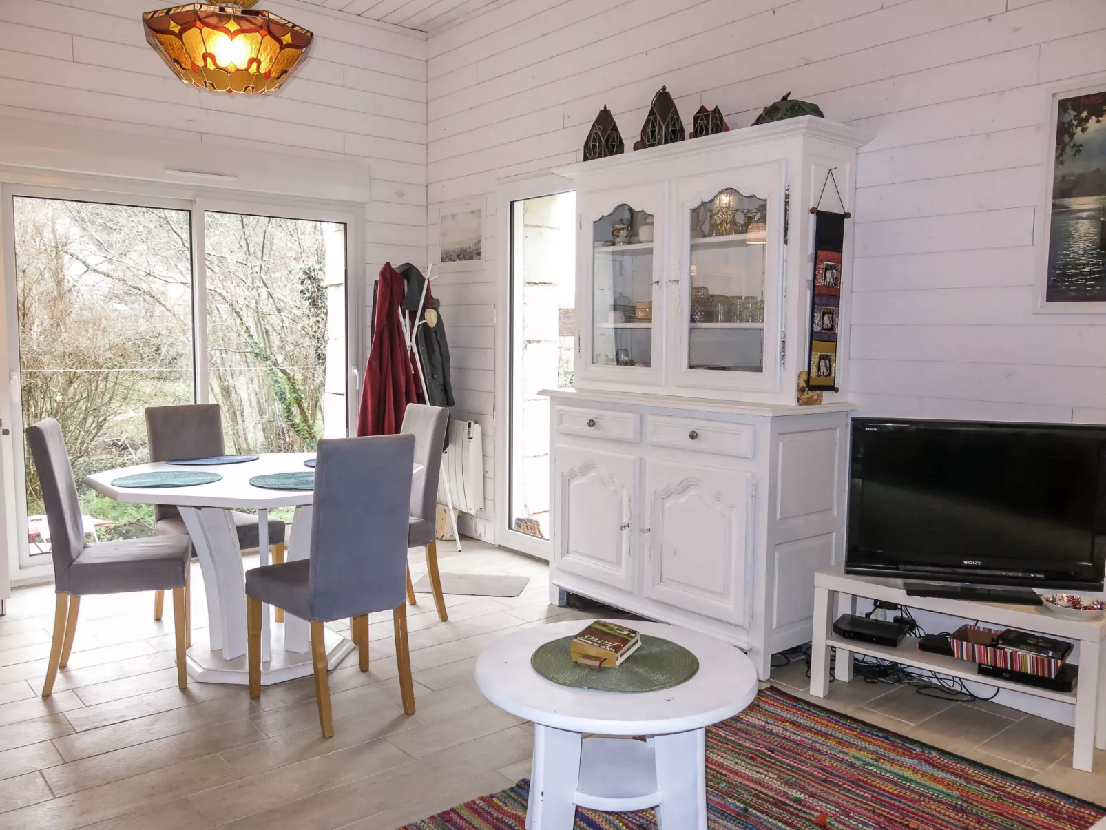 La petite maison blanche-Drinnen