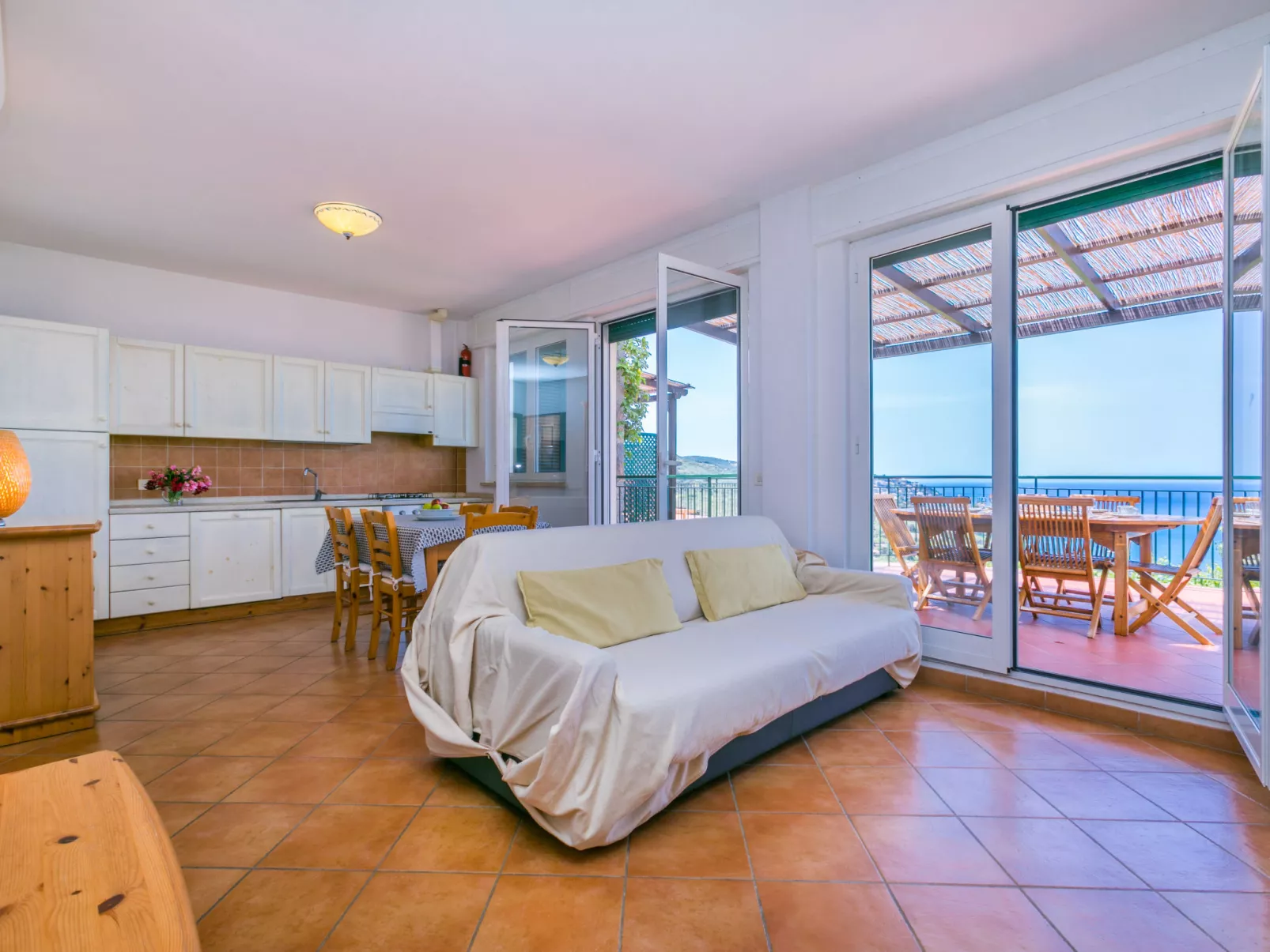 Three-room apartment-Inside