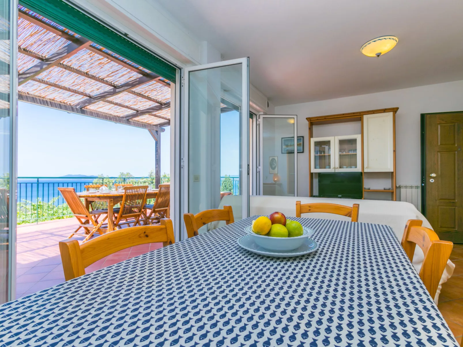 Three-room apartment-Inside