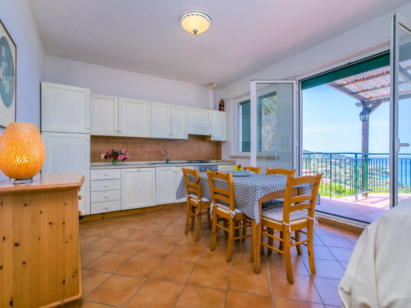 Three-room apartment-Inside