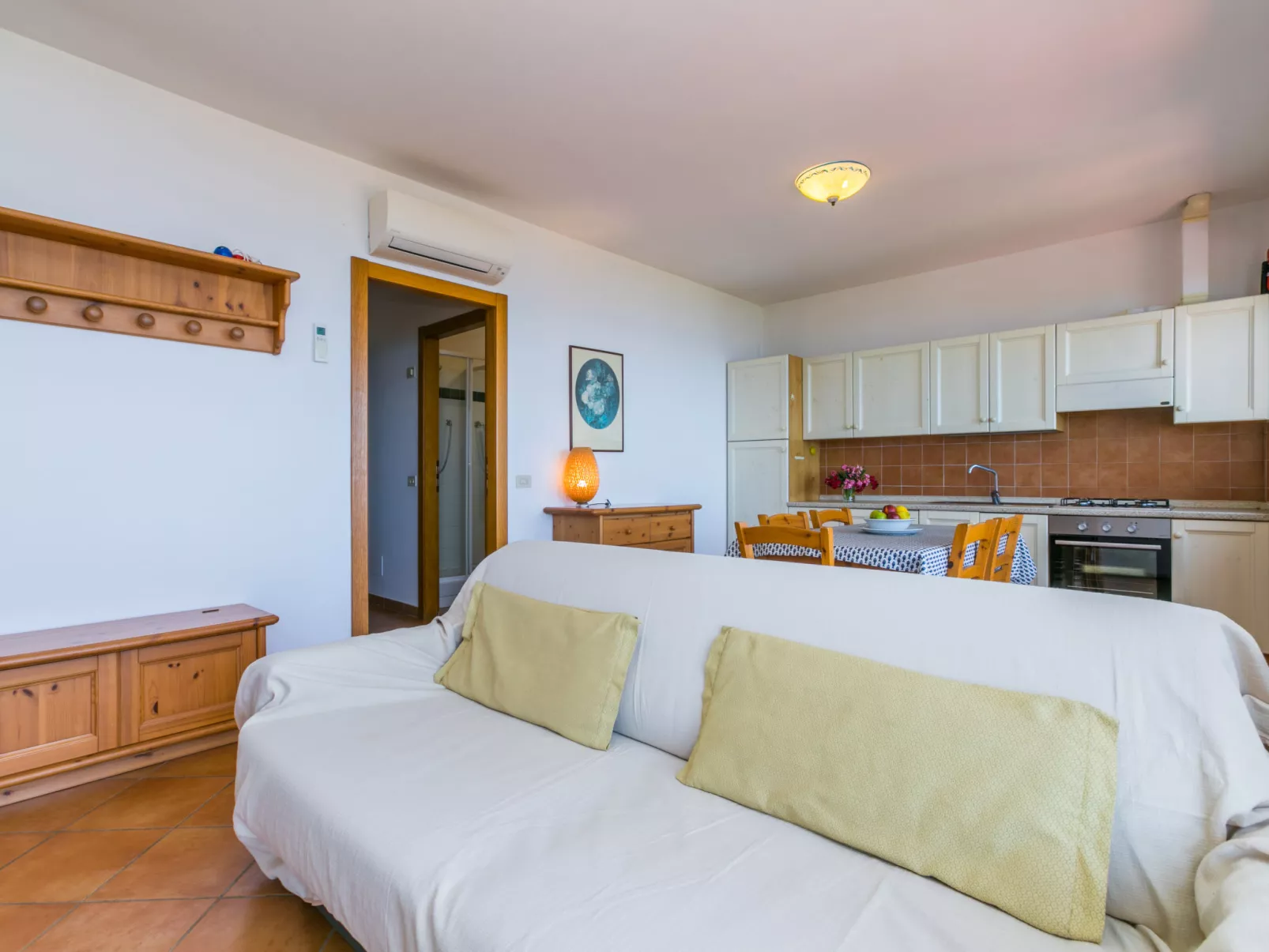 Three-room apartment-Inside