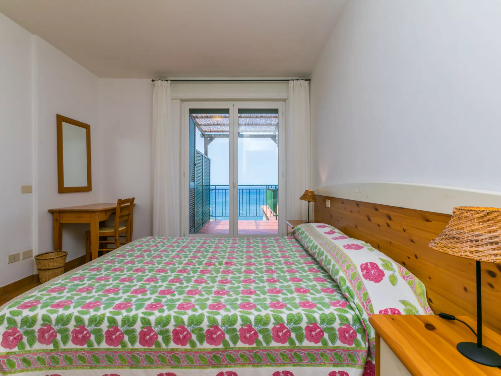 Three-room apartment-Inside
