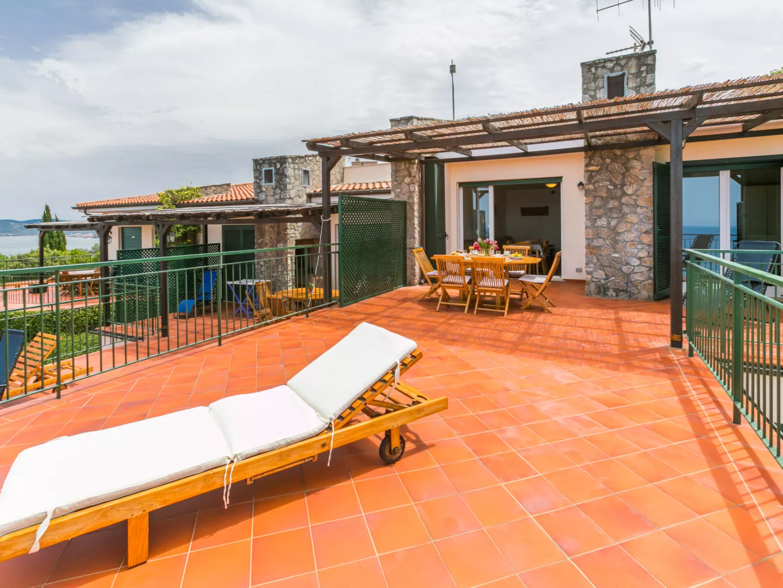 Three-room apartment-Outside