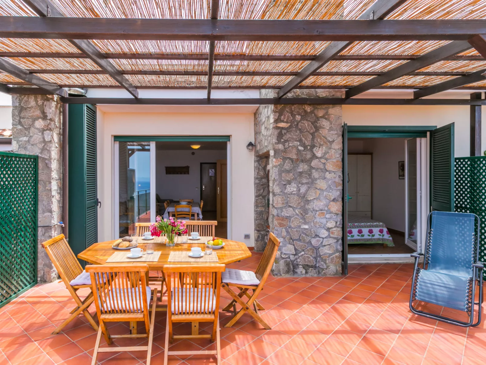 Three-room apartment-Outside