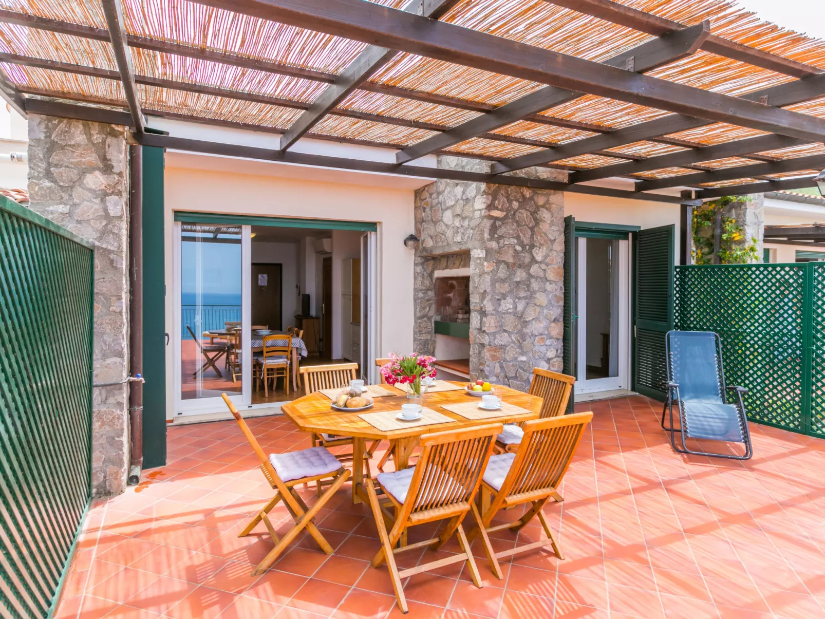 Three-room apartment-Outside