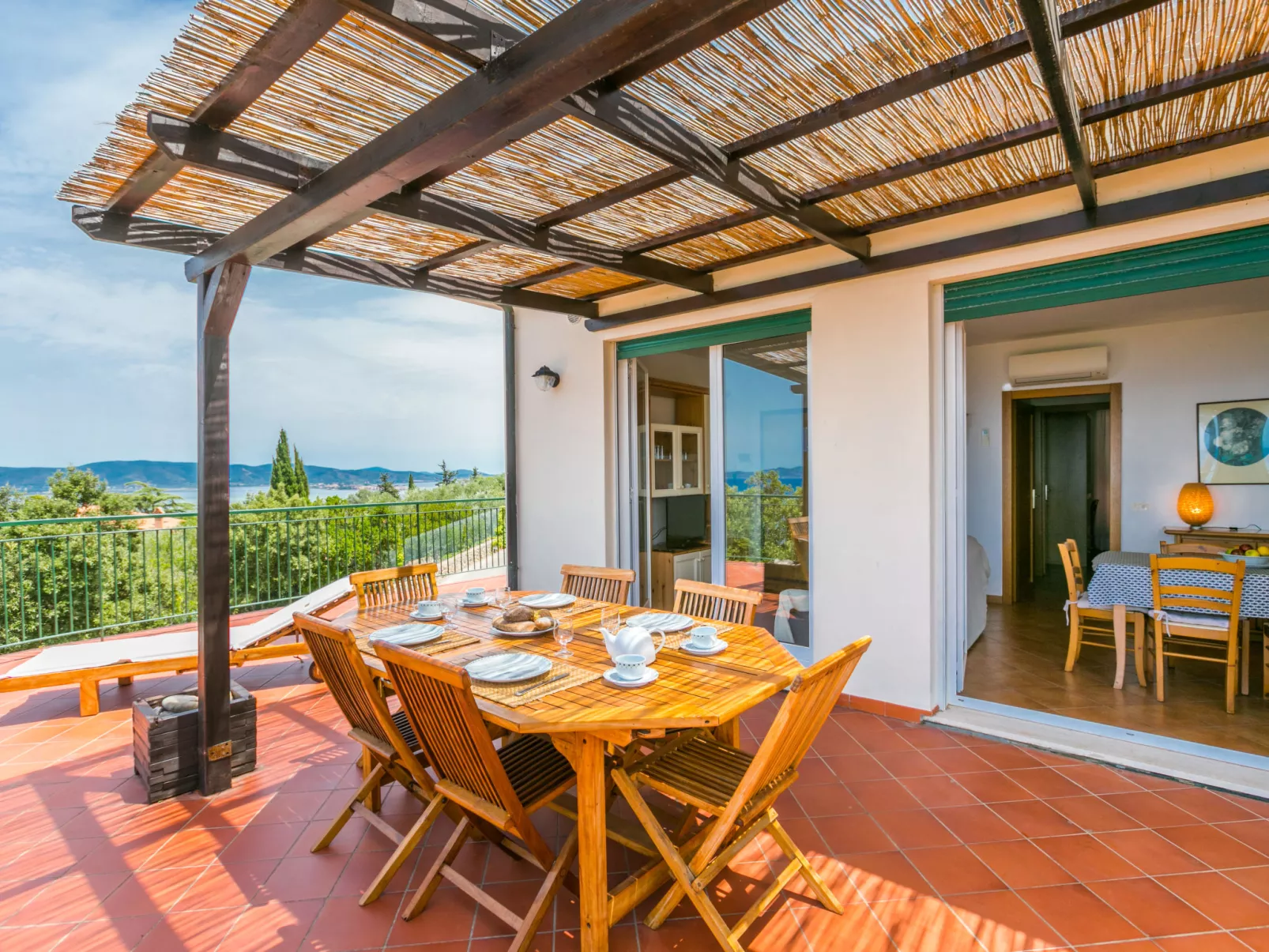 Three-room apartment-Outside