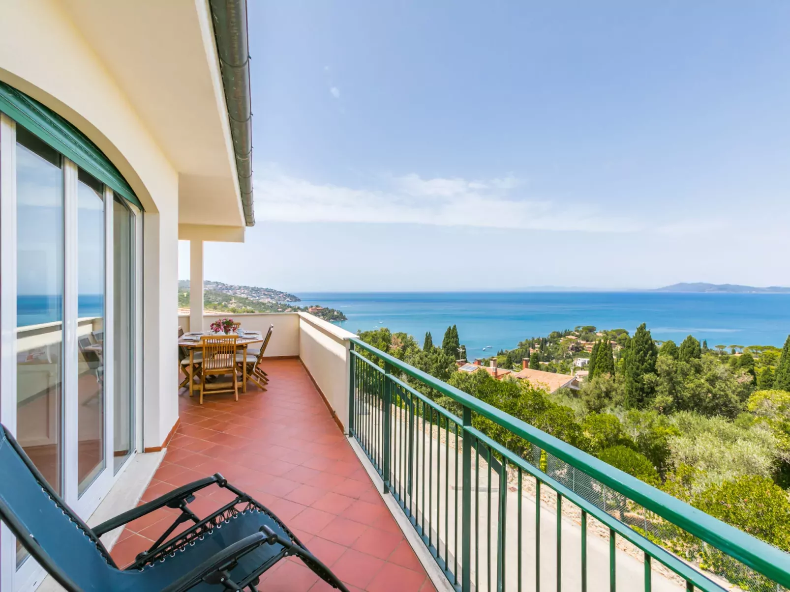 Four-room apartment-Outside