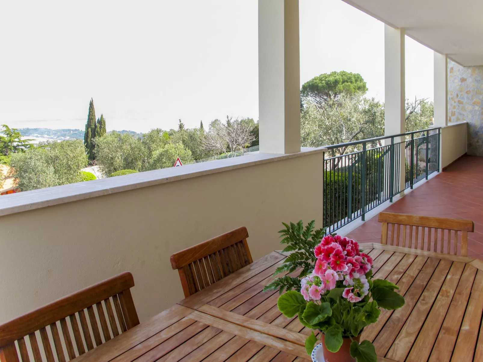 Four-room apartment-Outside