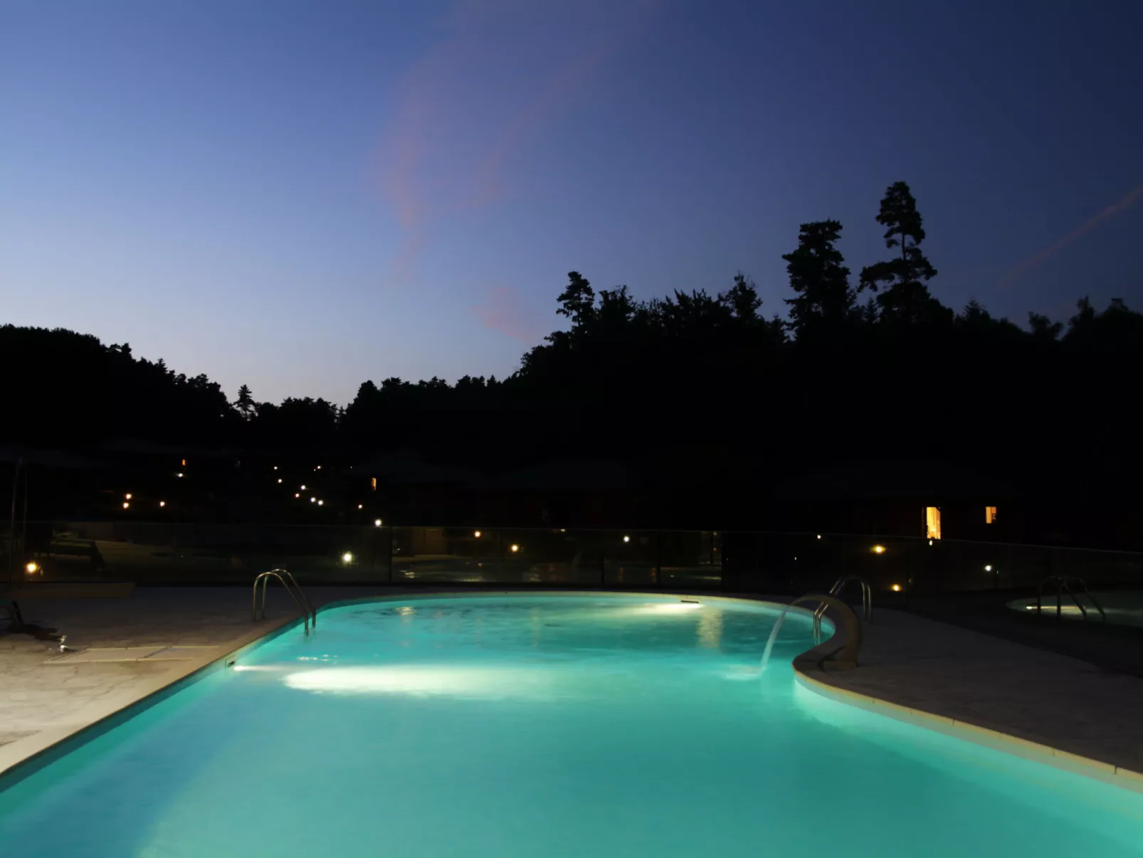 Domaine des Monédières - Chalet Lac 4-6-Draußen