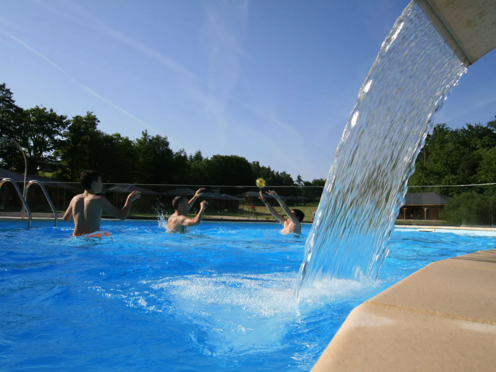 Domaine des Monédières - Chalet Lac 4-6-Draußen