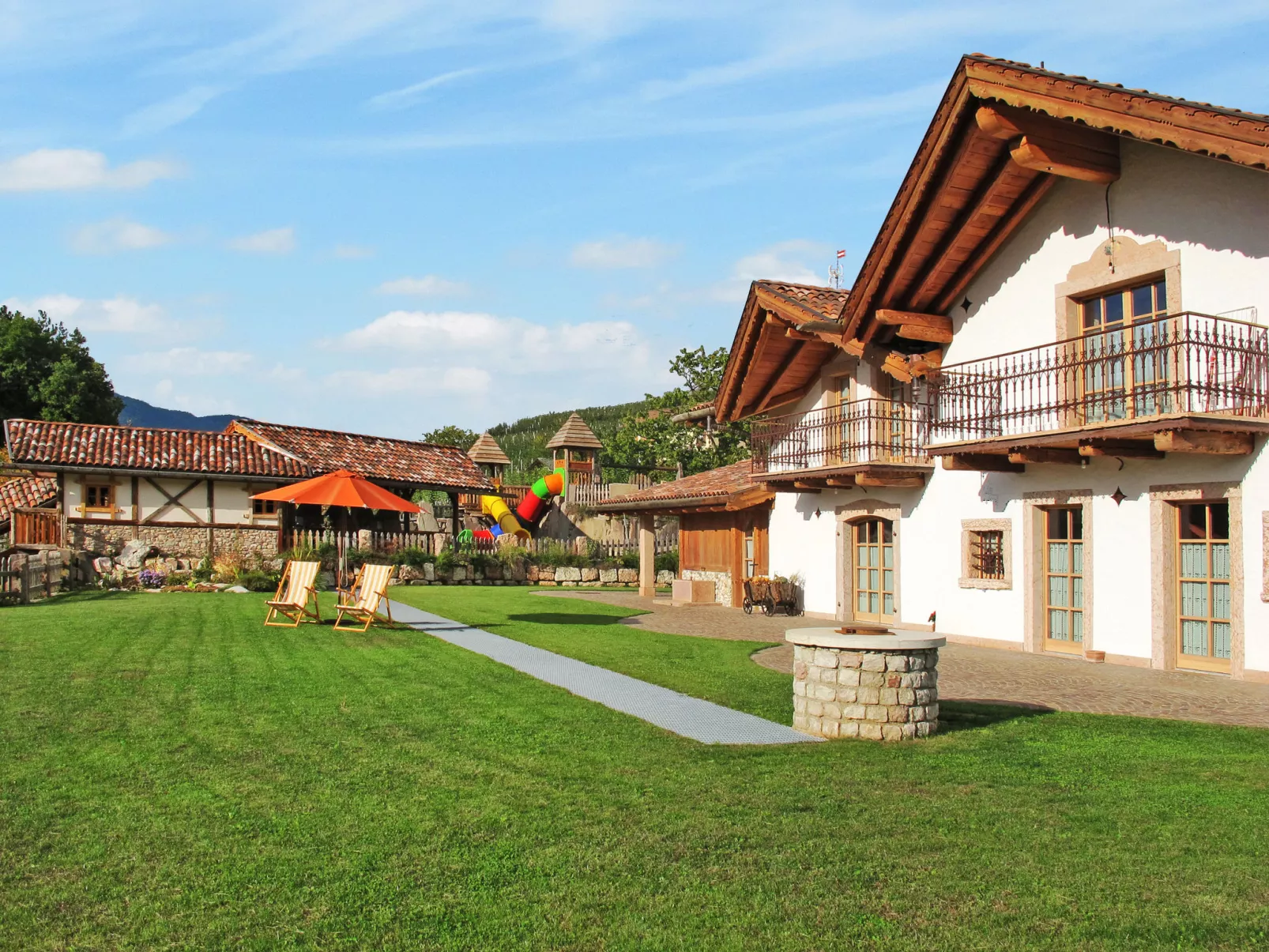 Royal Gala-Outside