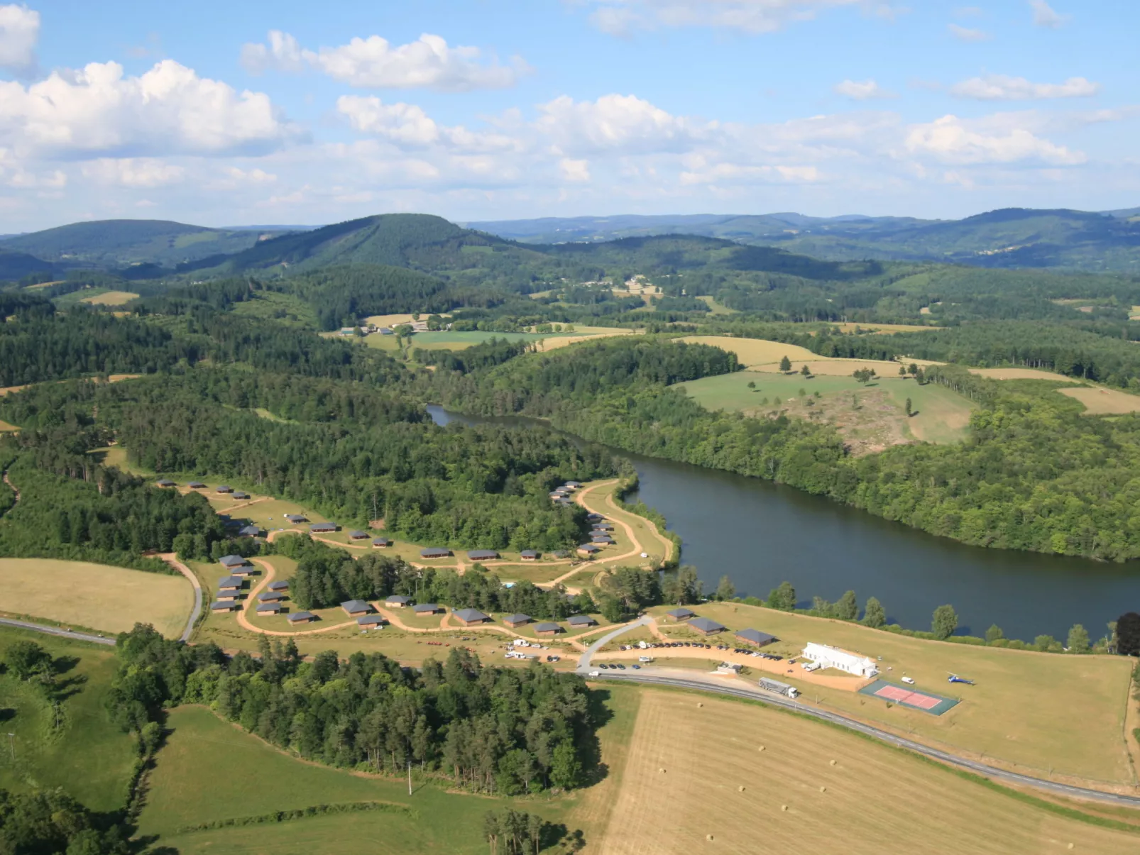 Domaine des Monédières - Chalet Lac 4-6-Draußen