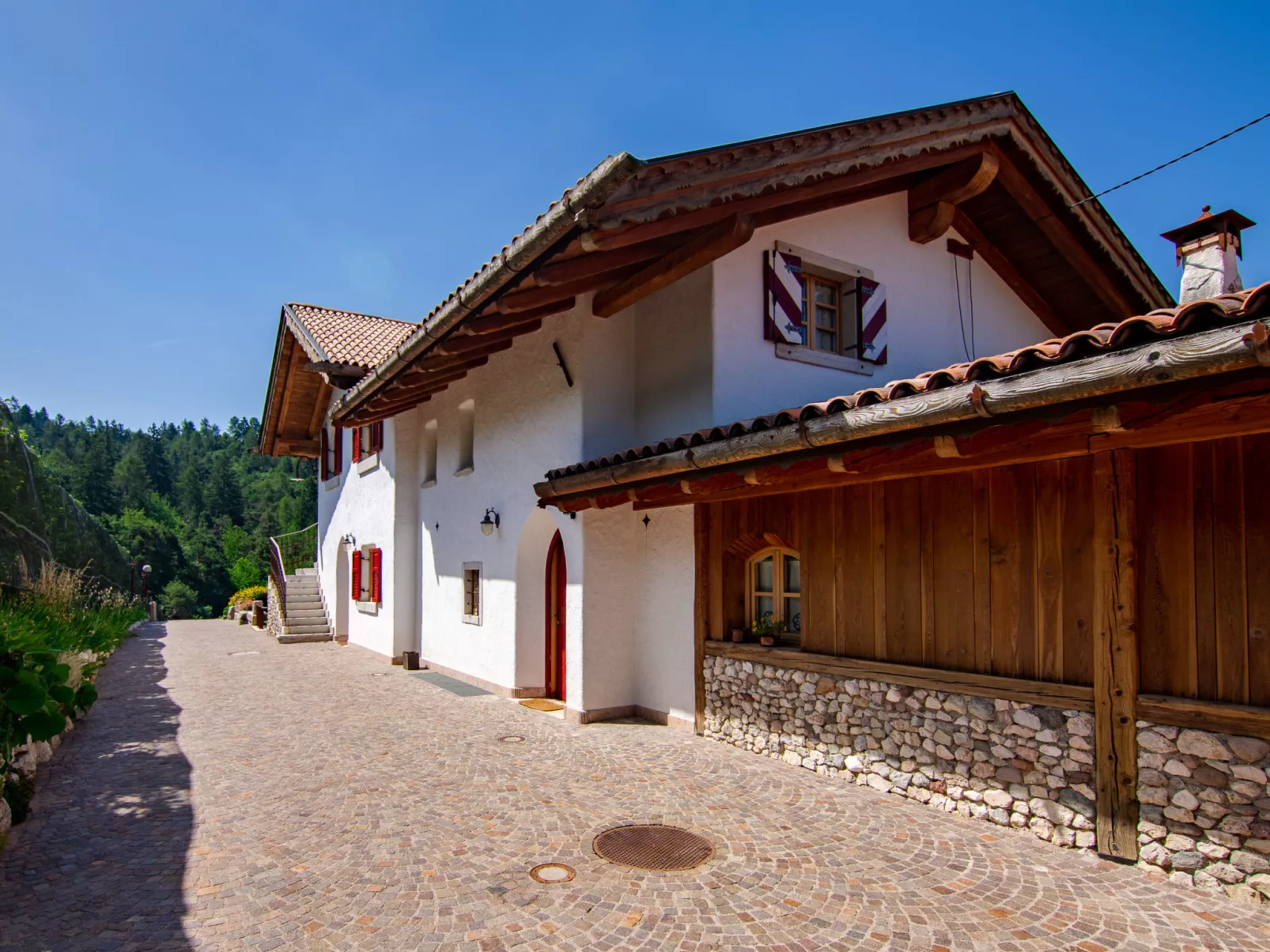 Royal Gala-Outside