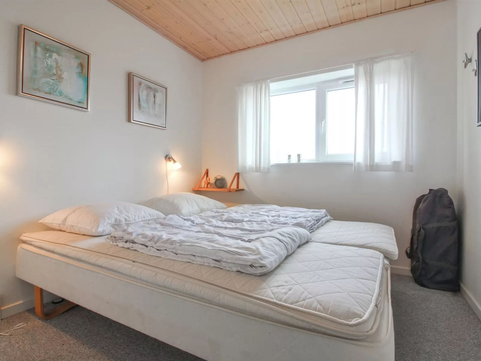 "Chris" - 750m from the sea-Inside