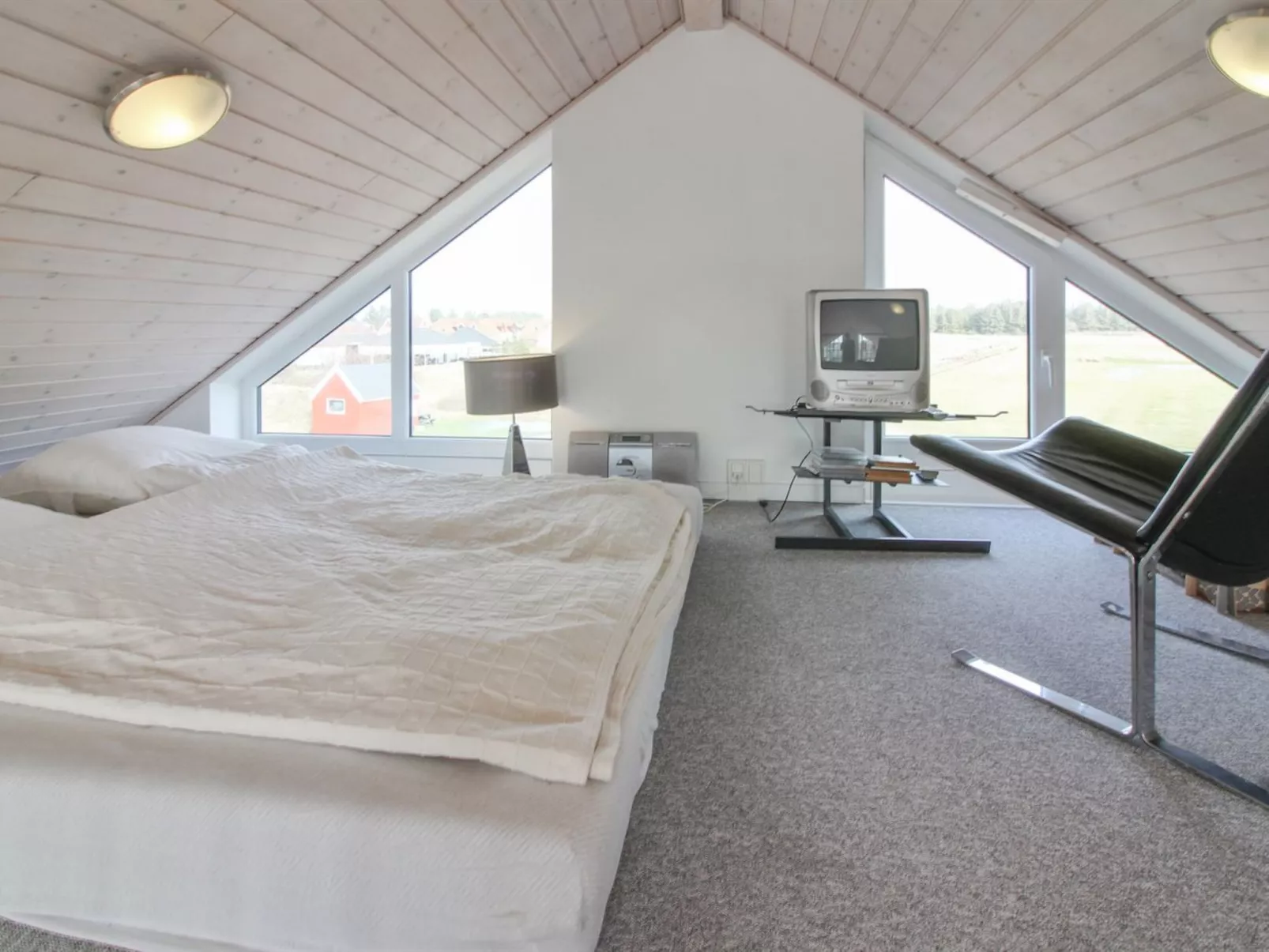 "Chris" - 750m from the sea-Inside