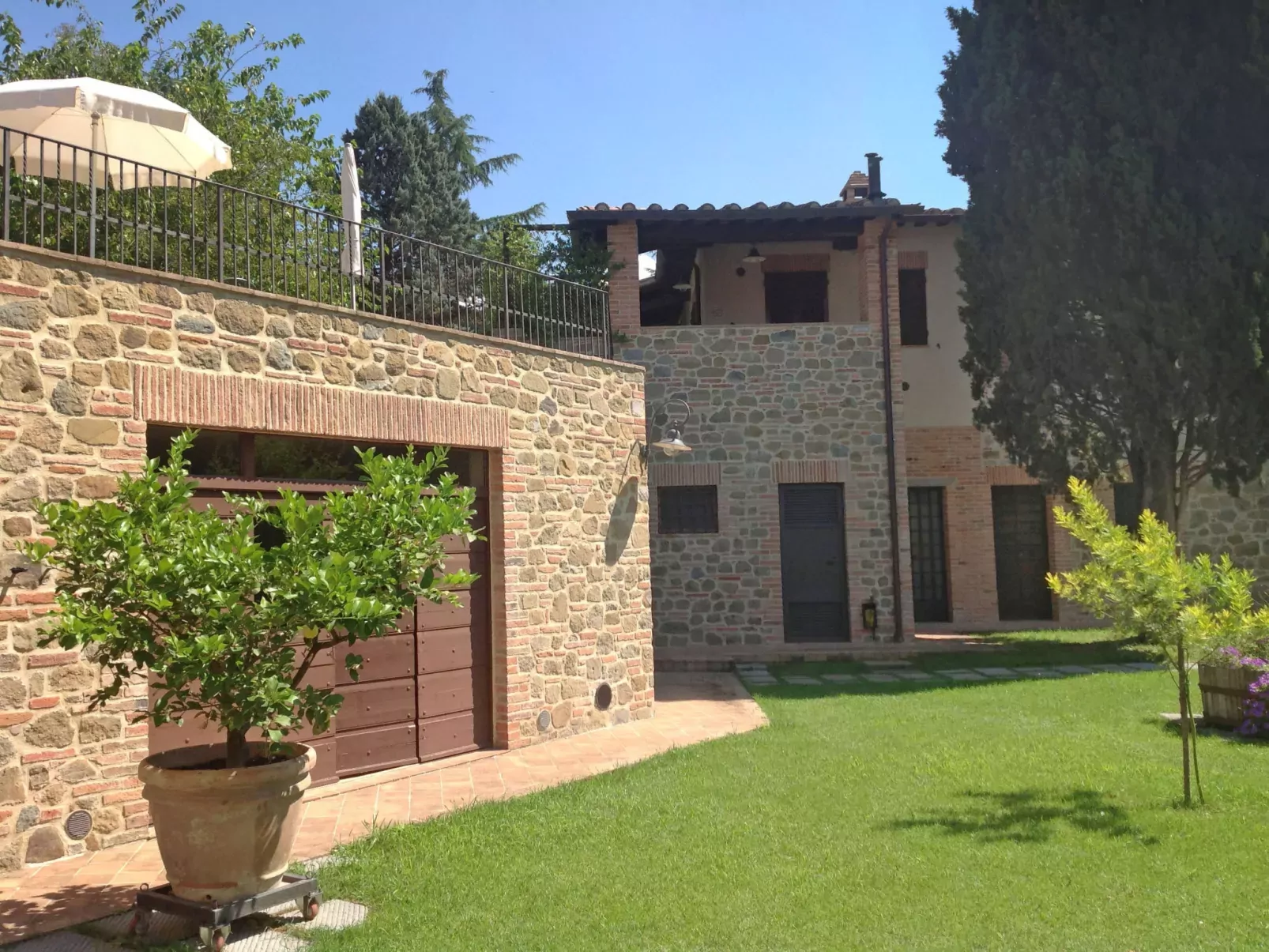 Casa Graziani-Outside