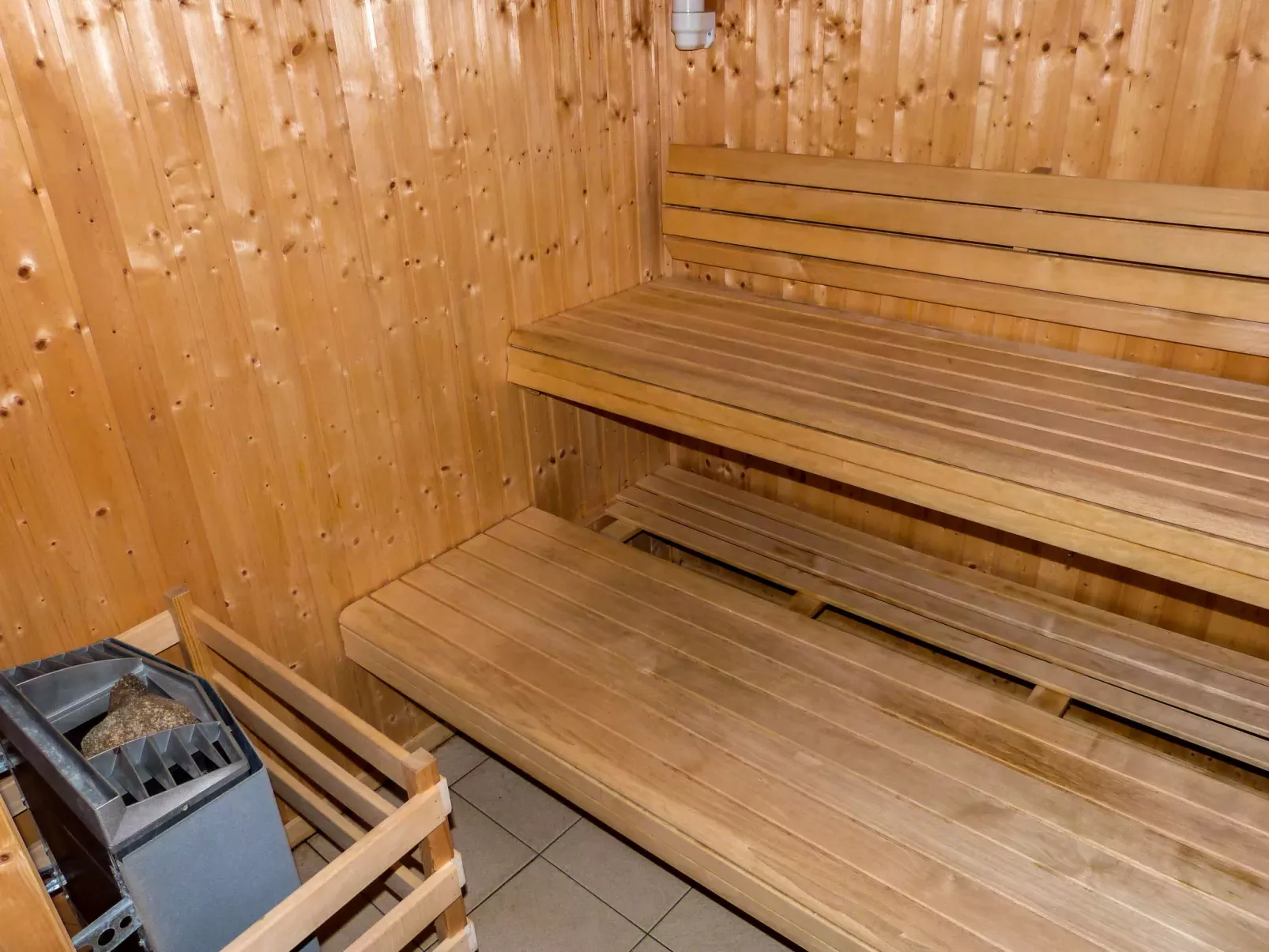 Le Bois de la Reine-Outside