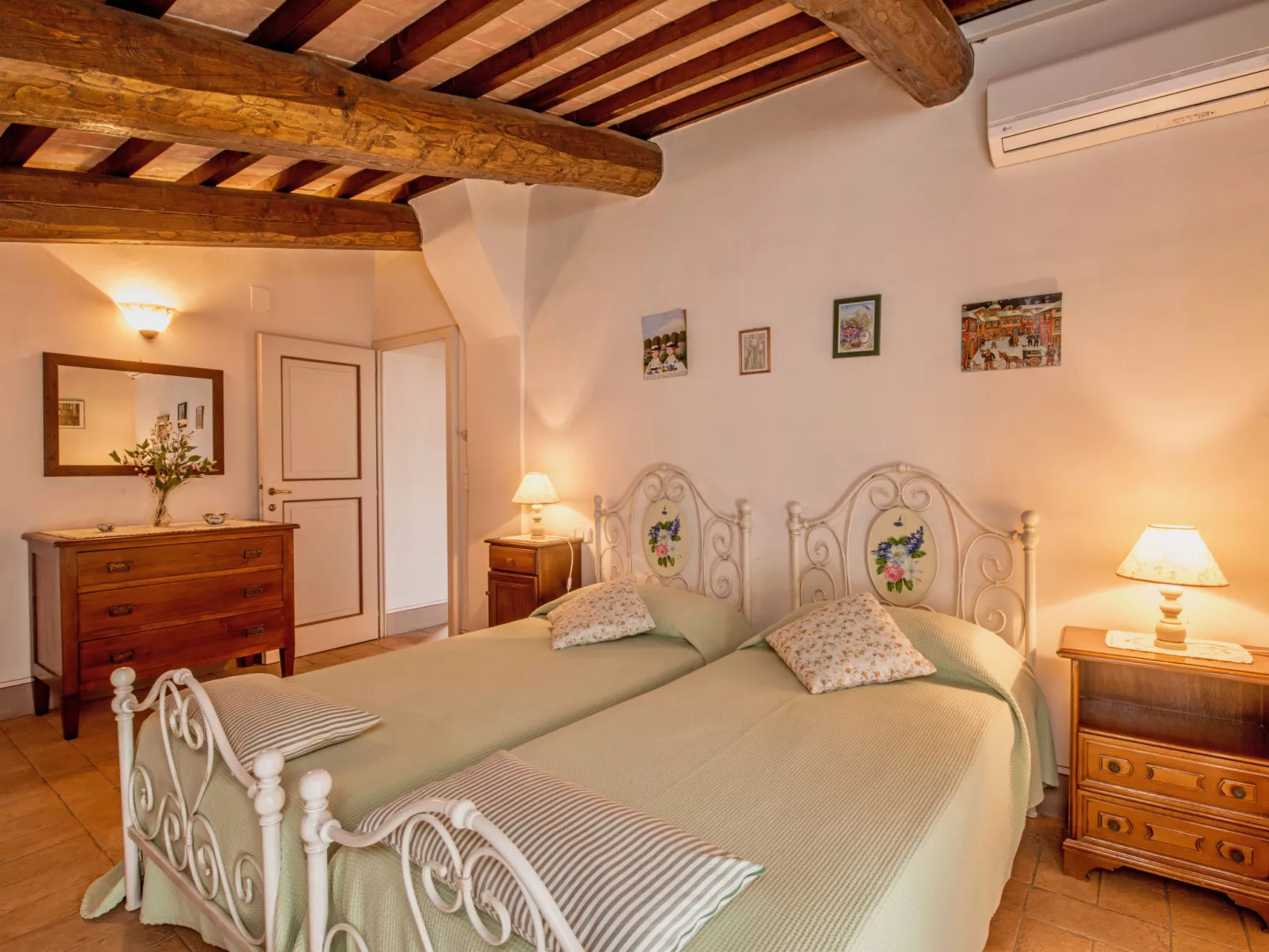 Casa Graziani-Inside