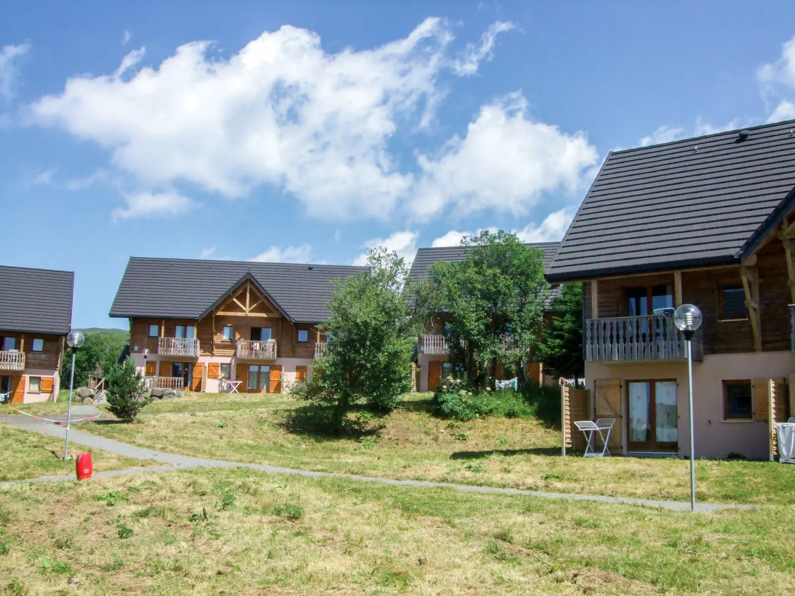 Le Bois de la Reine-Outside