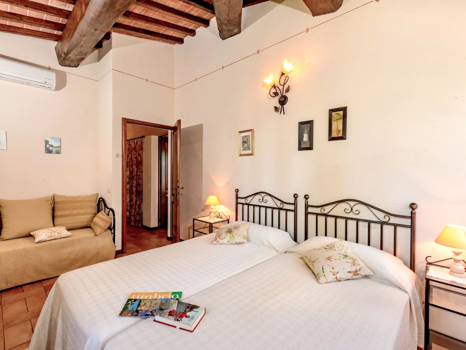 Casa Graziani-Inside