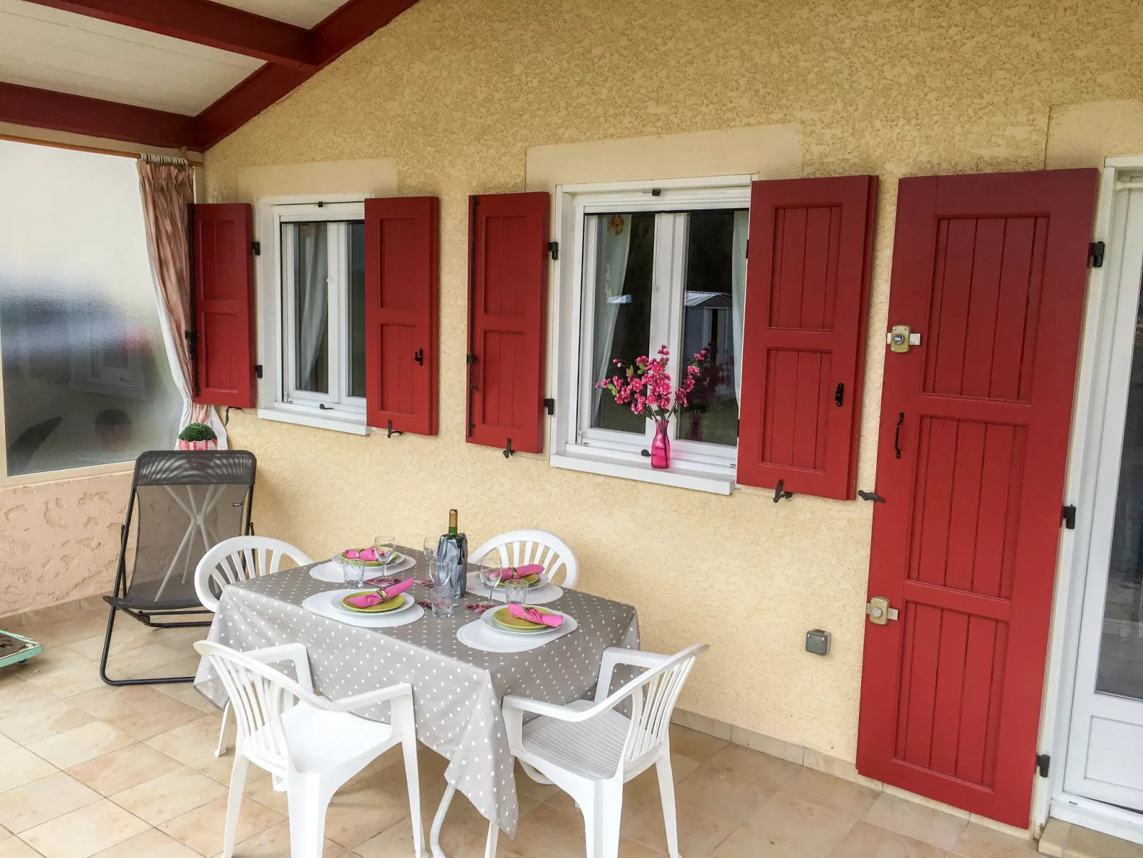 Le Clos des Sapins-Outside