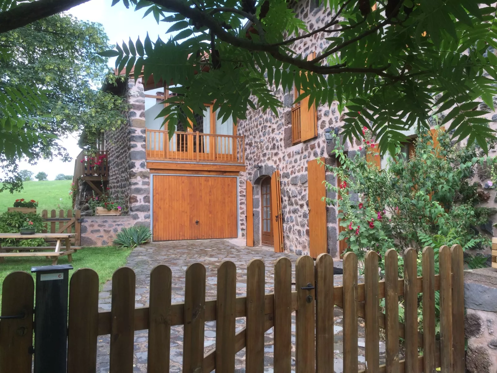 Ferme-Outside