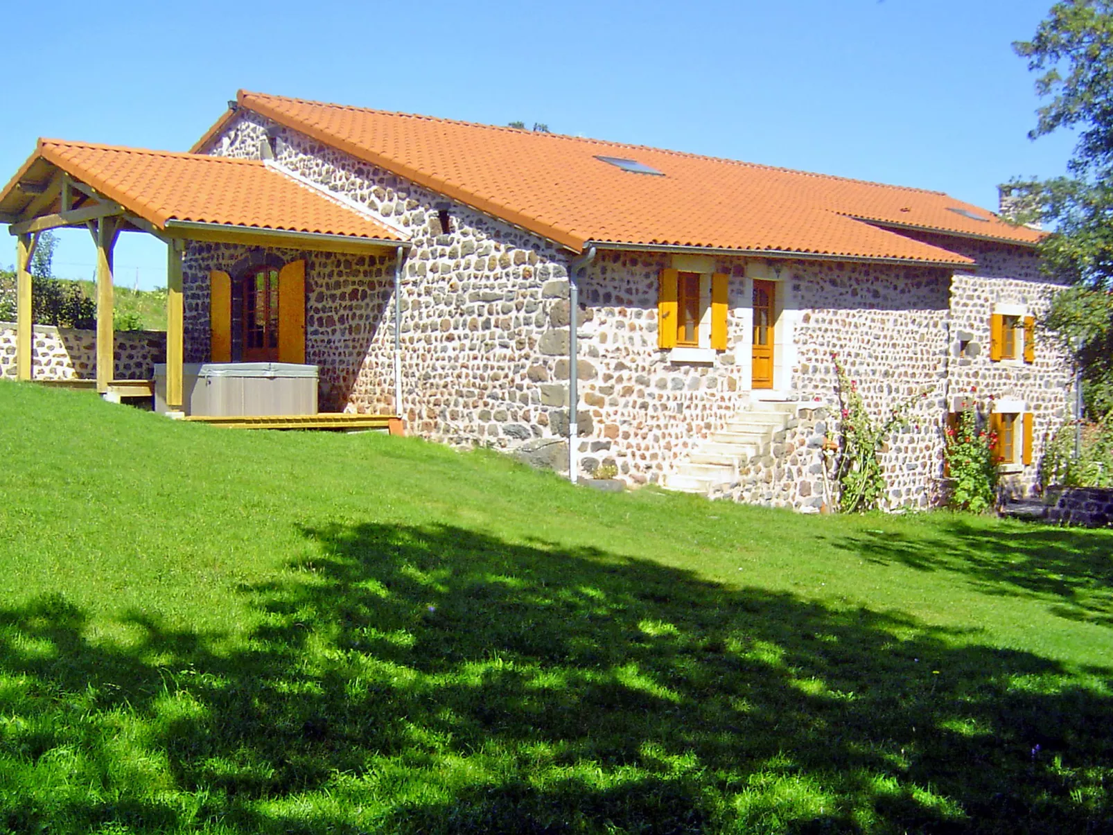 Ferme-Outside