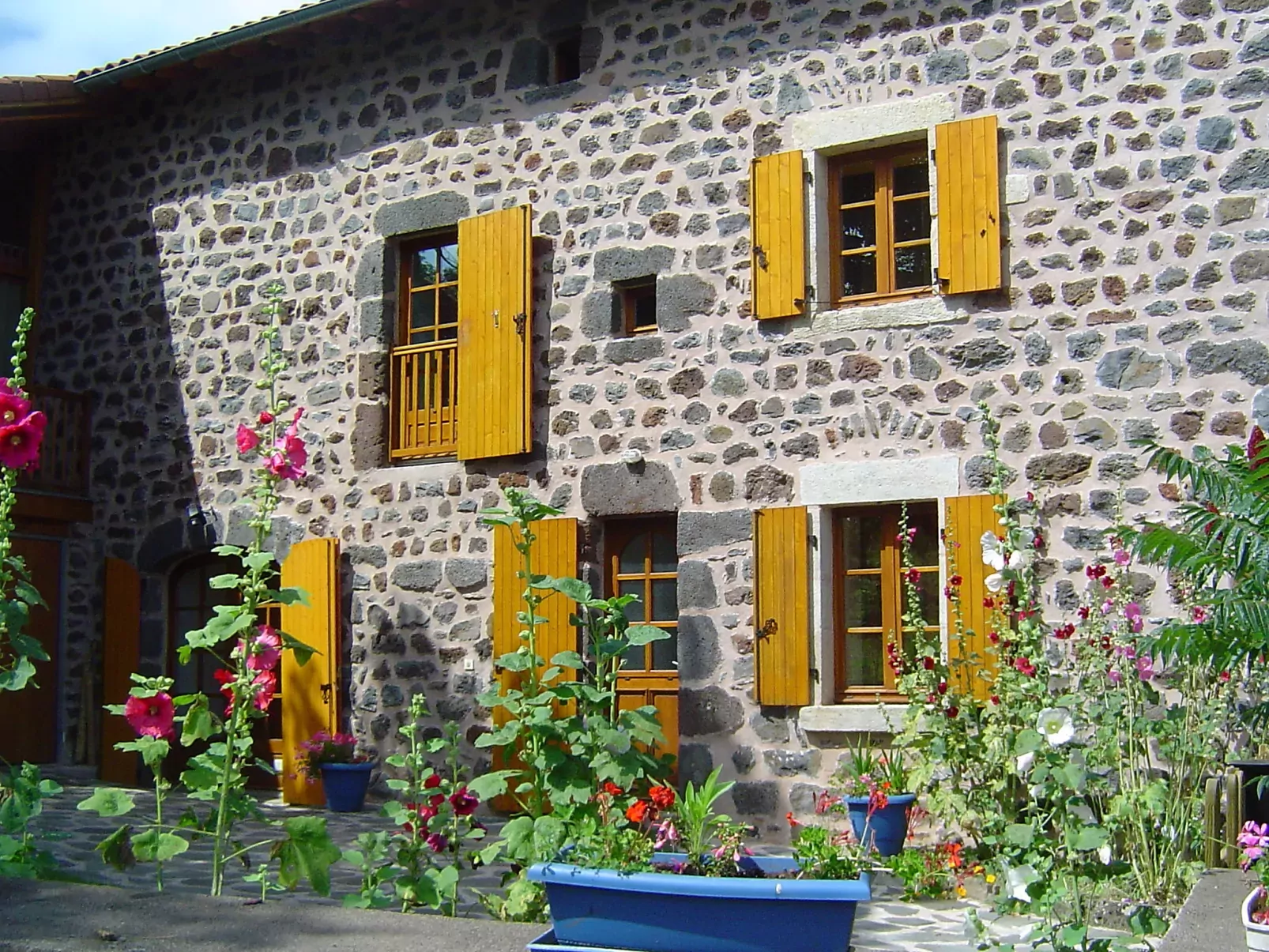 Ferme-Outside