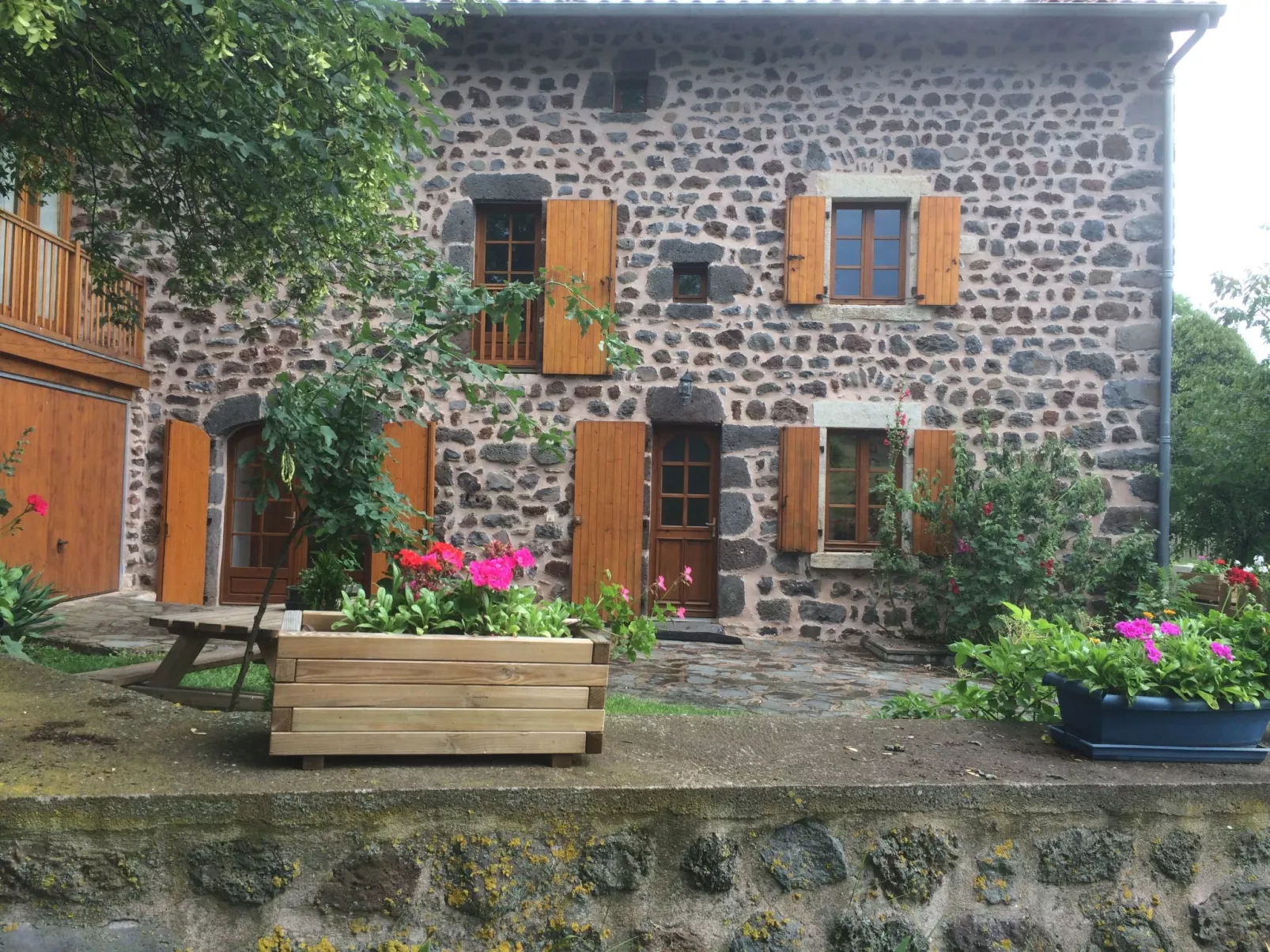 Ferme-Outside
