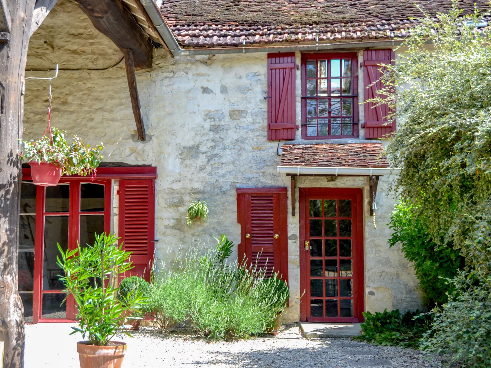 Chez Milou-Outside