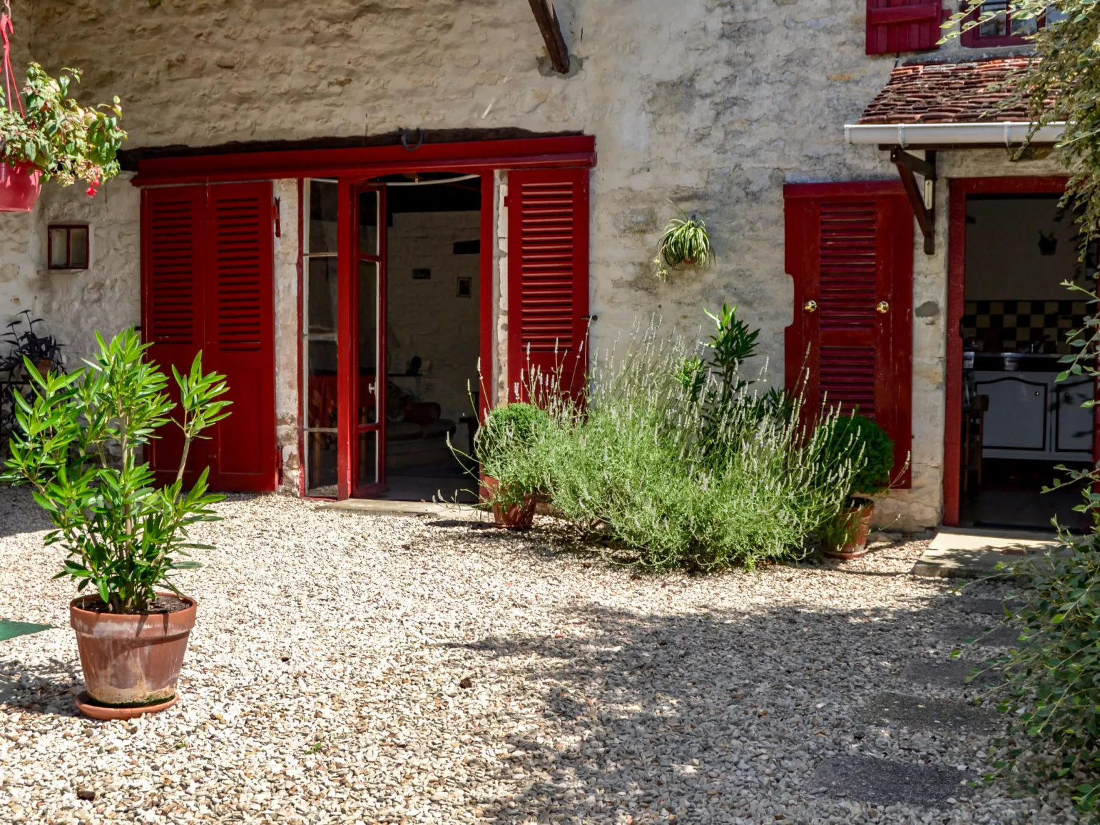 Chez Milou-Outside