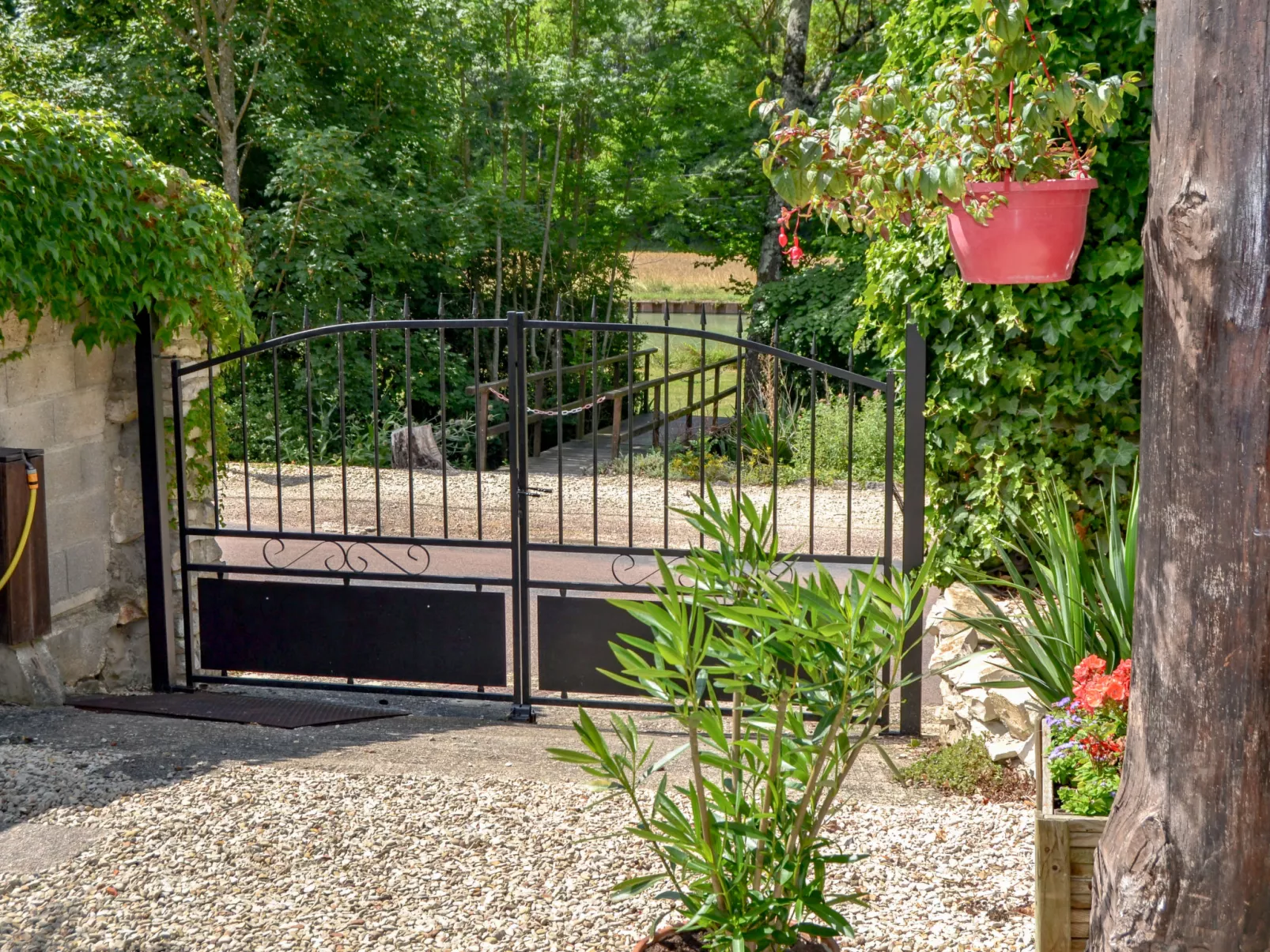 Chez Milou-Outside