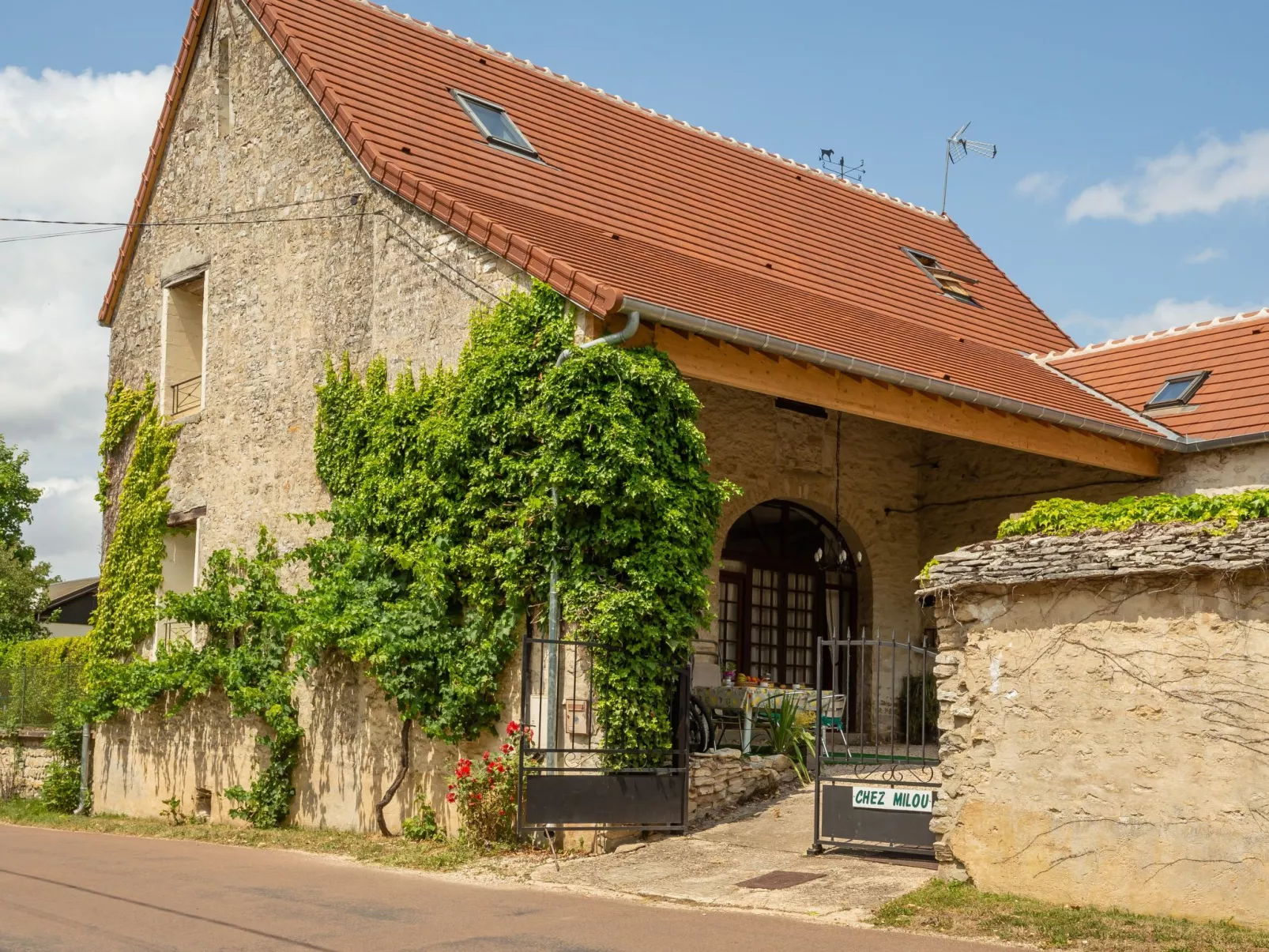Chez Milou-Outside
