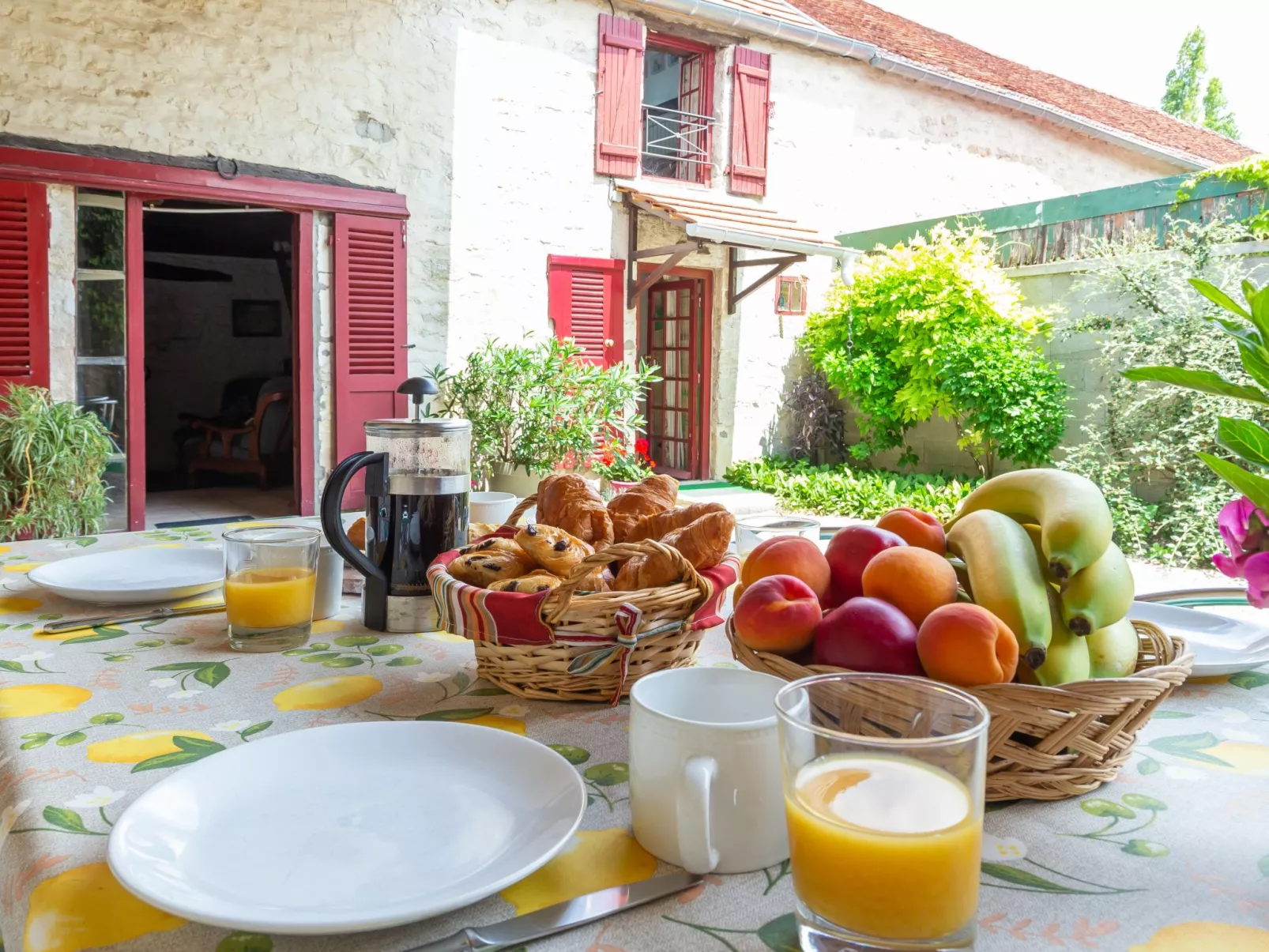Chez Milou-Outside